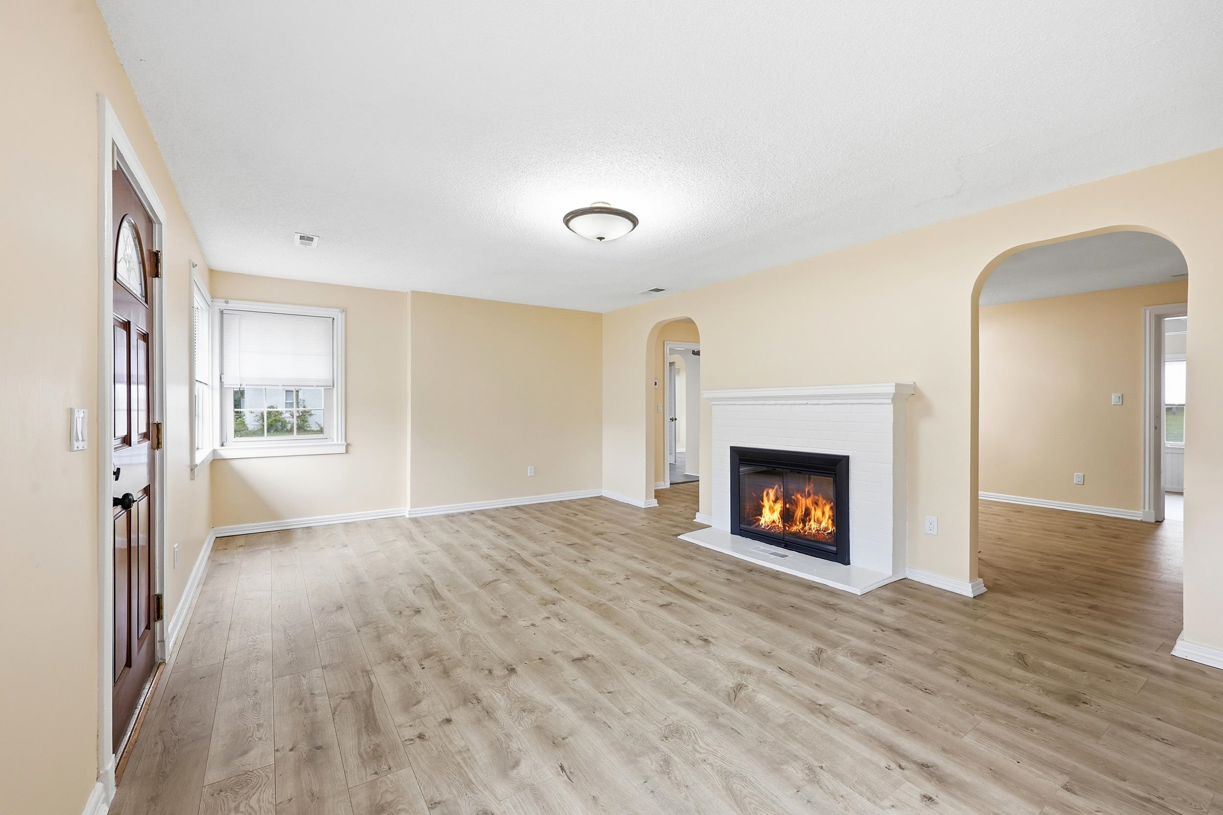 1515 Oak St.