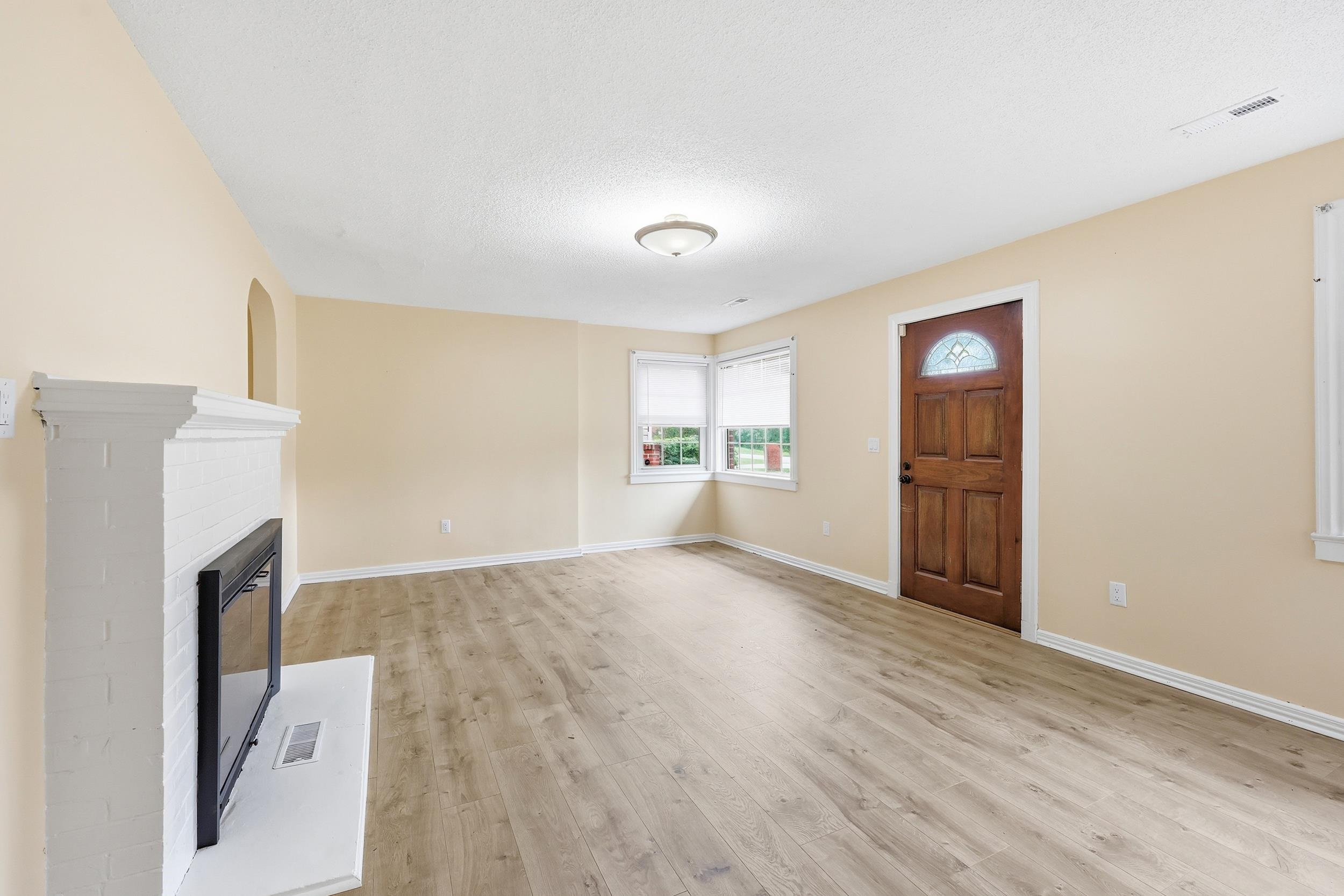 1515 Oak St.