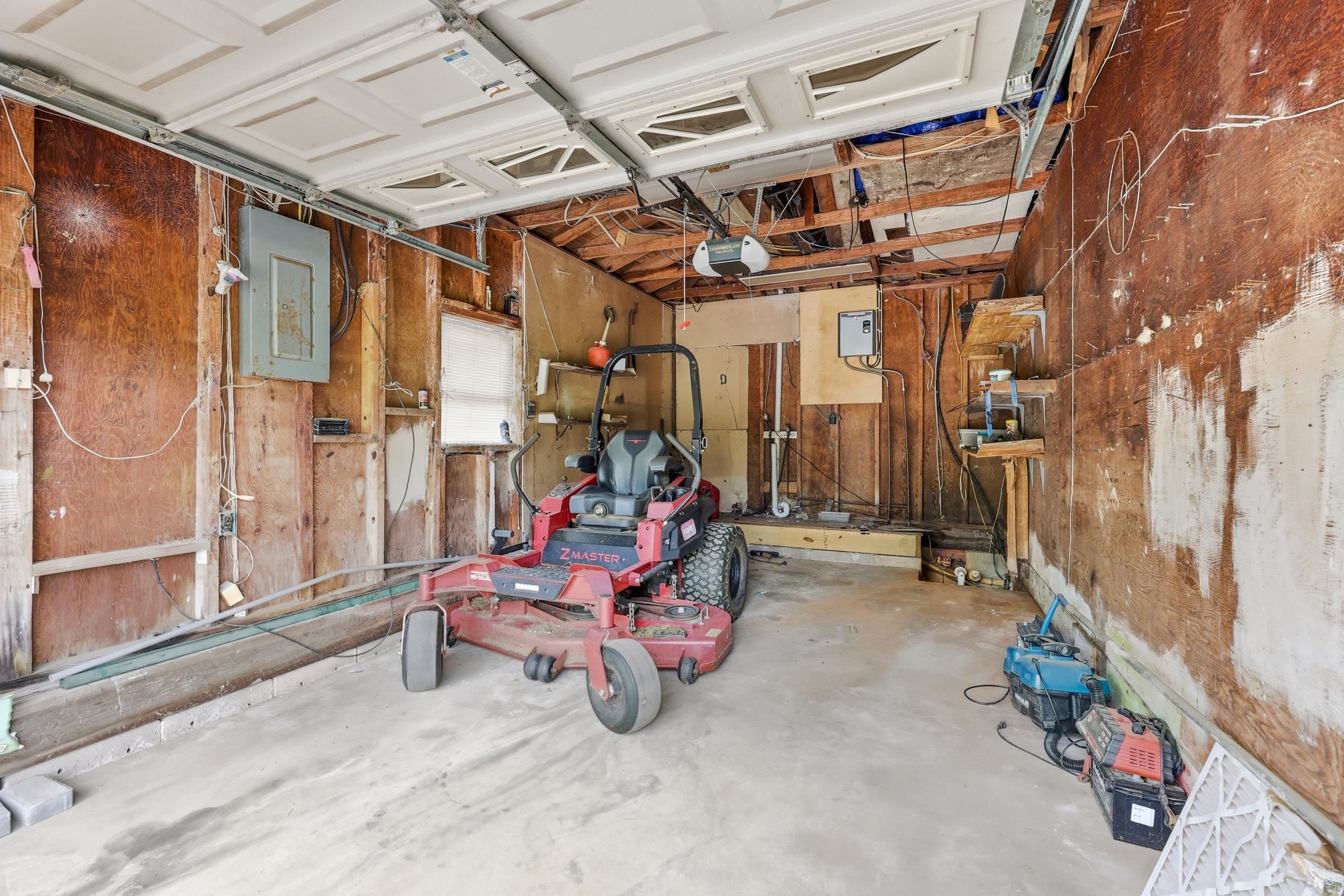 1515 Oak St.