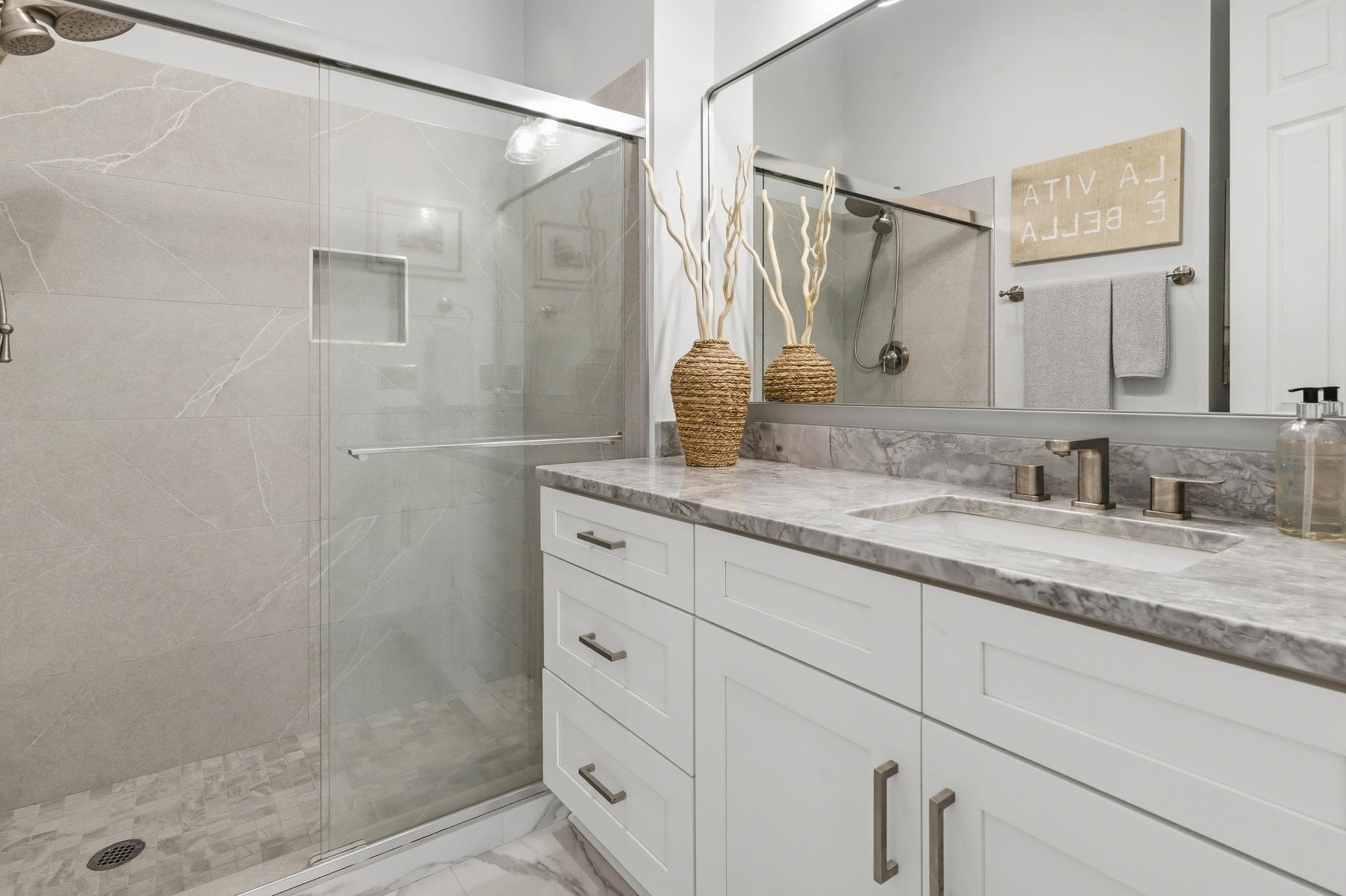 798 Shine Ave. Unit: 798