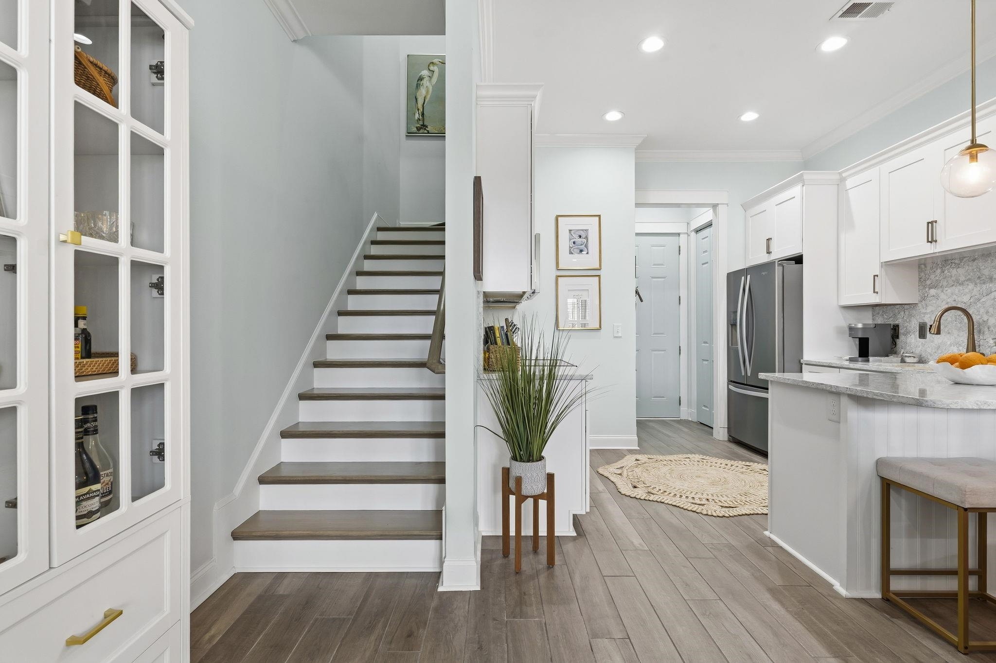 798 Shine Ave. Unit: 798