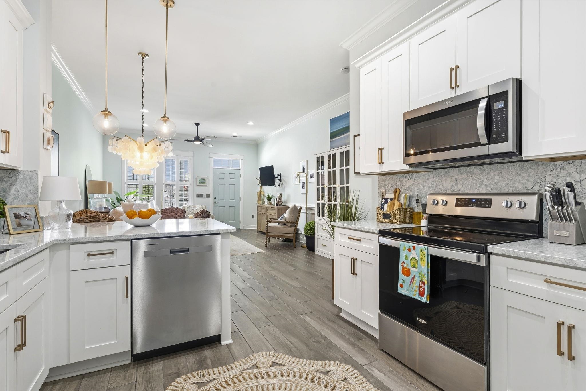 798 Shine Ave. Unit: 798