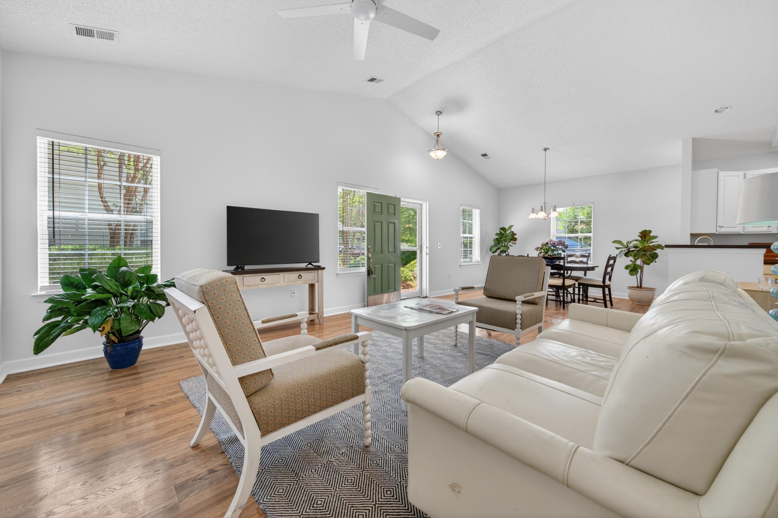 56 Highgrove Ct. Unit: 2