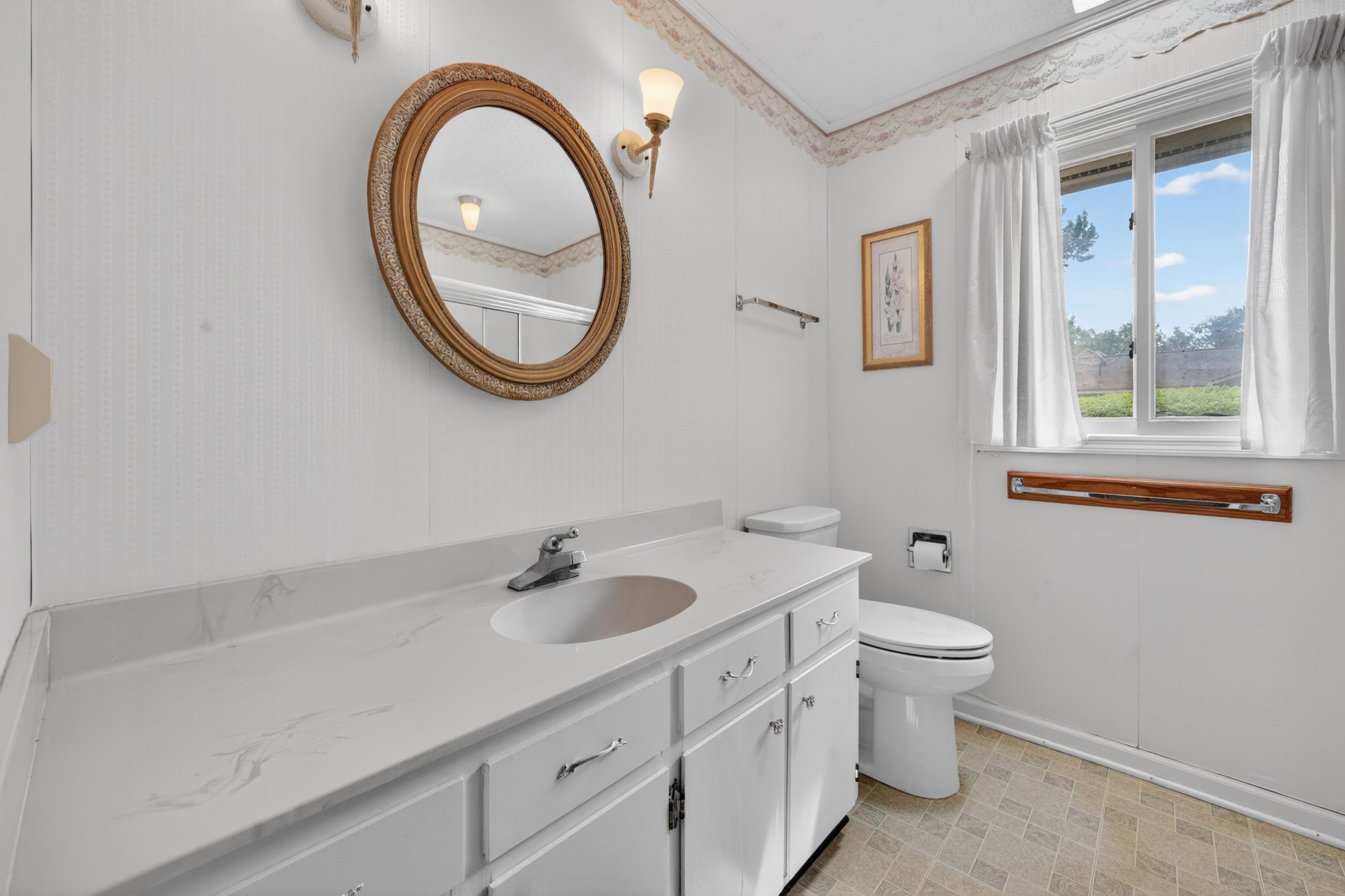 113 Capt Anthony White Ln.