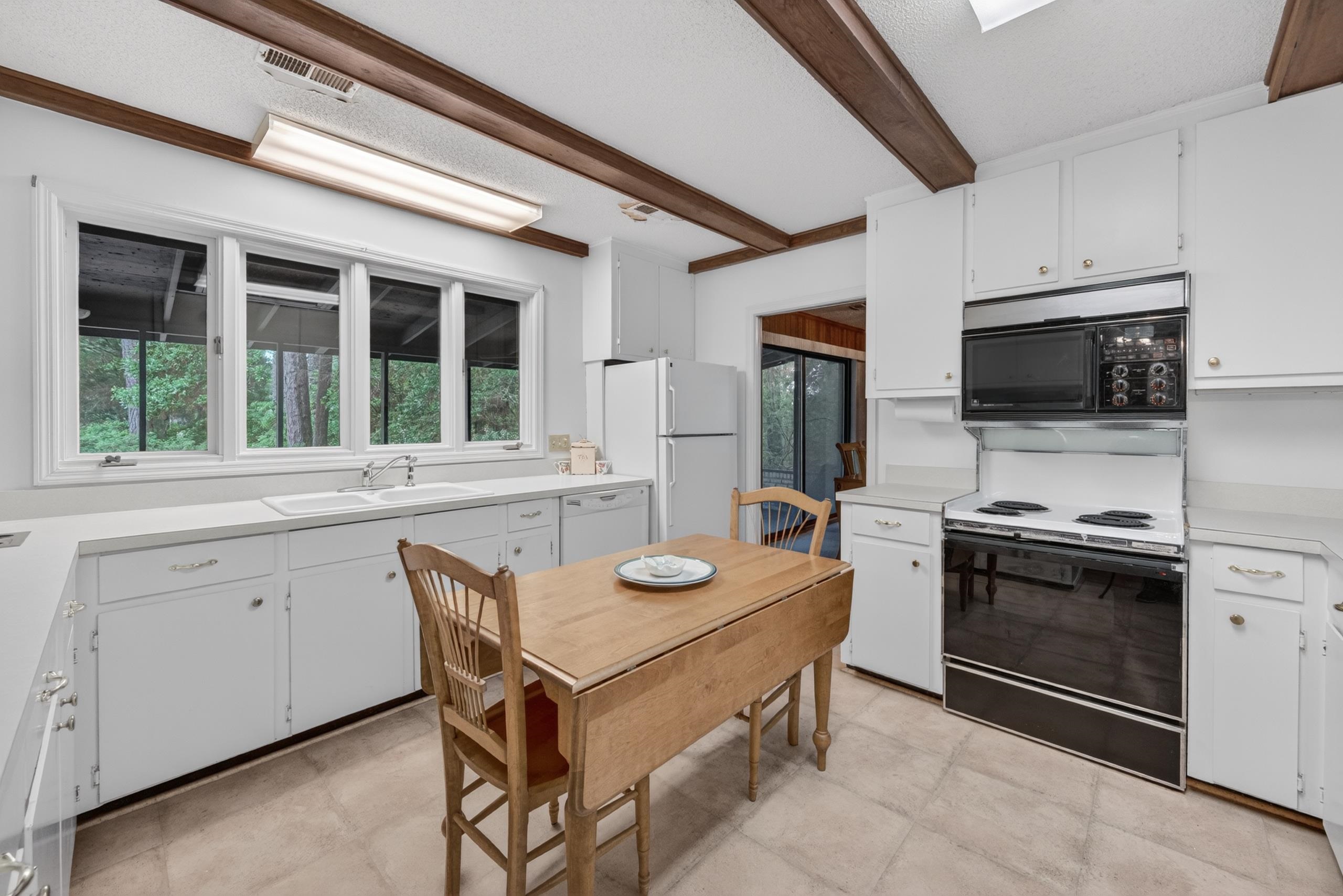 113 Capt Anthony White Ln.