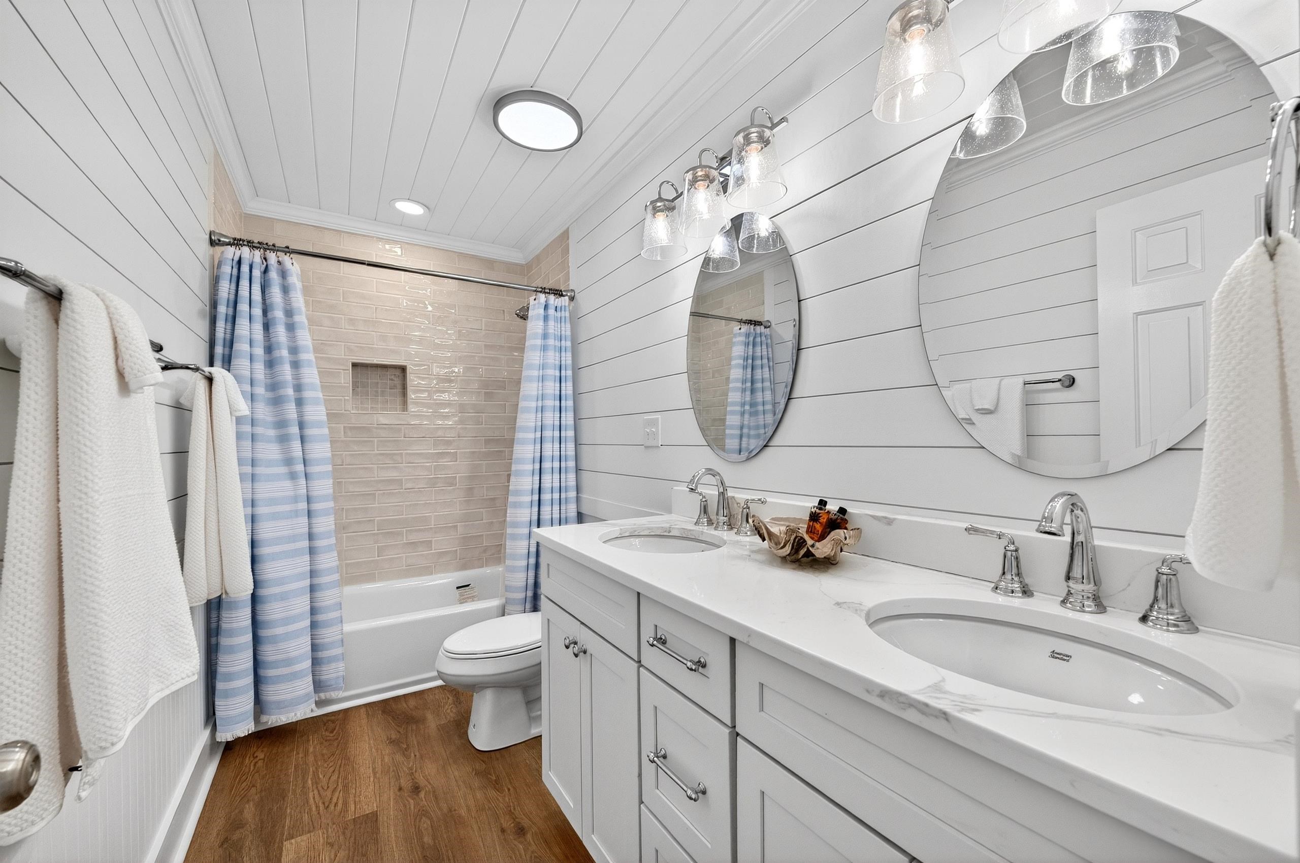 204 Bamboo Loop Unit: 202
