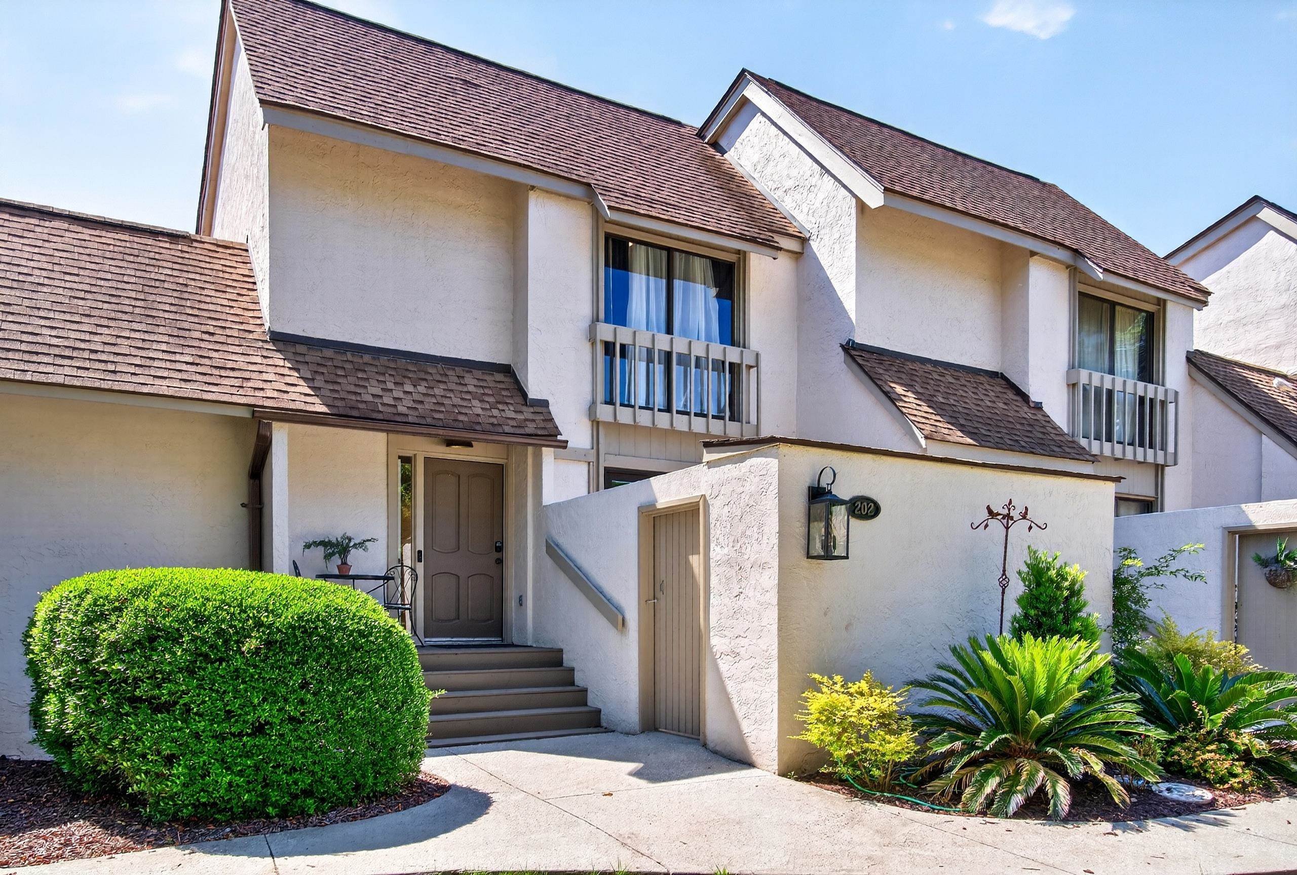 204 Bamboo Loop Unit: 202
