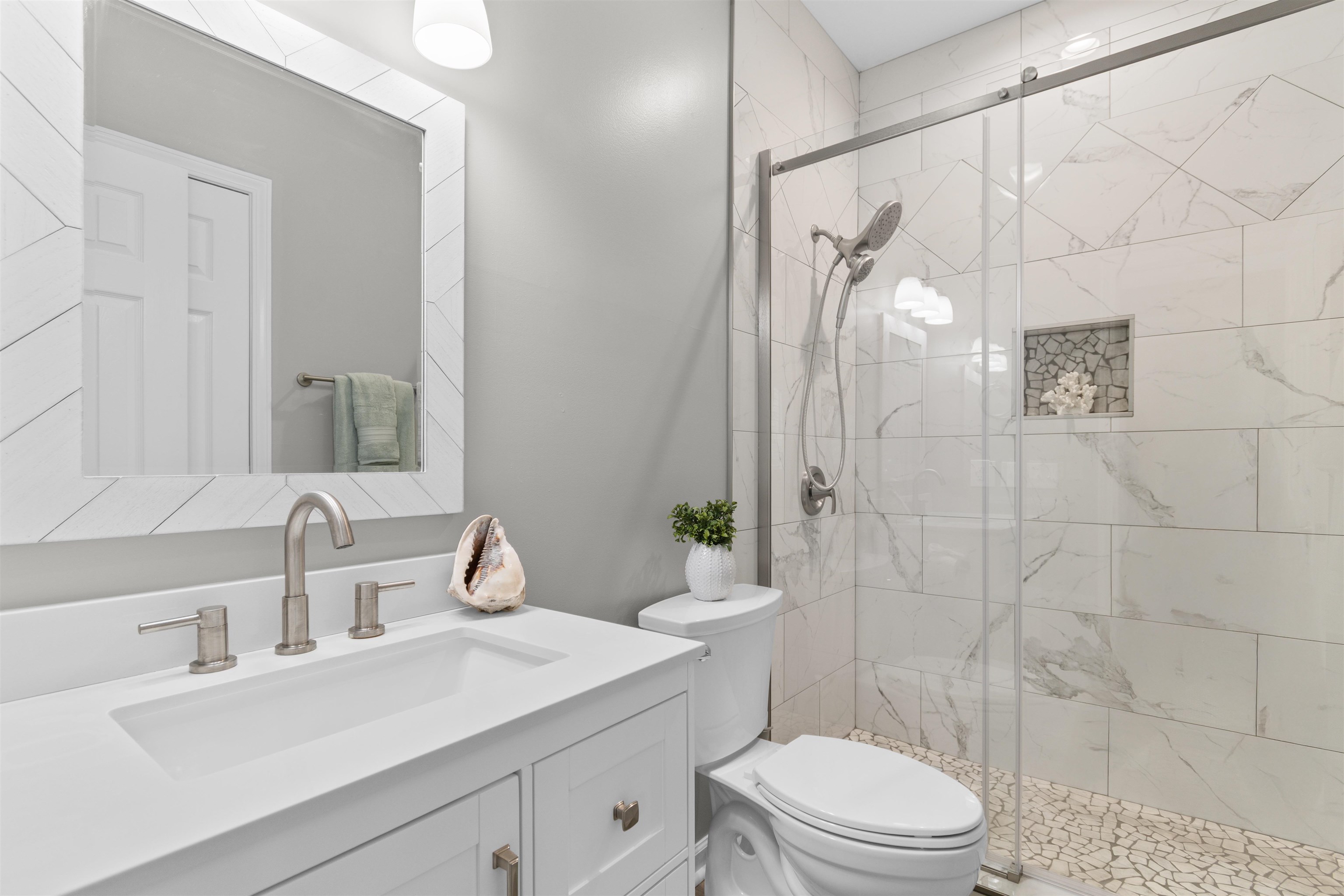 4246 River Gate Ln.