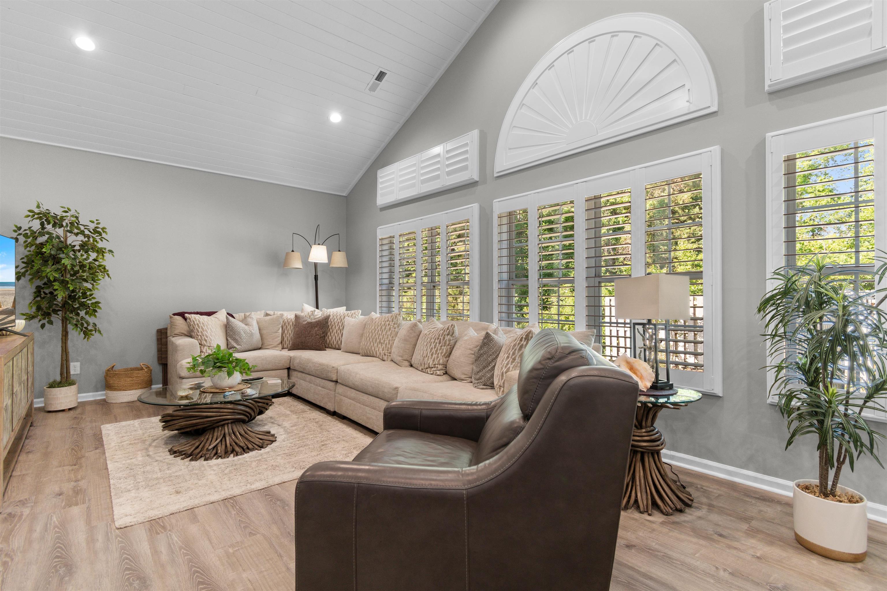 4246 River Gate Ln.