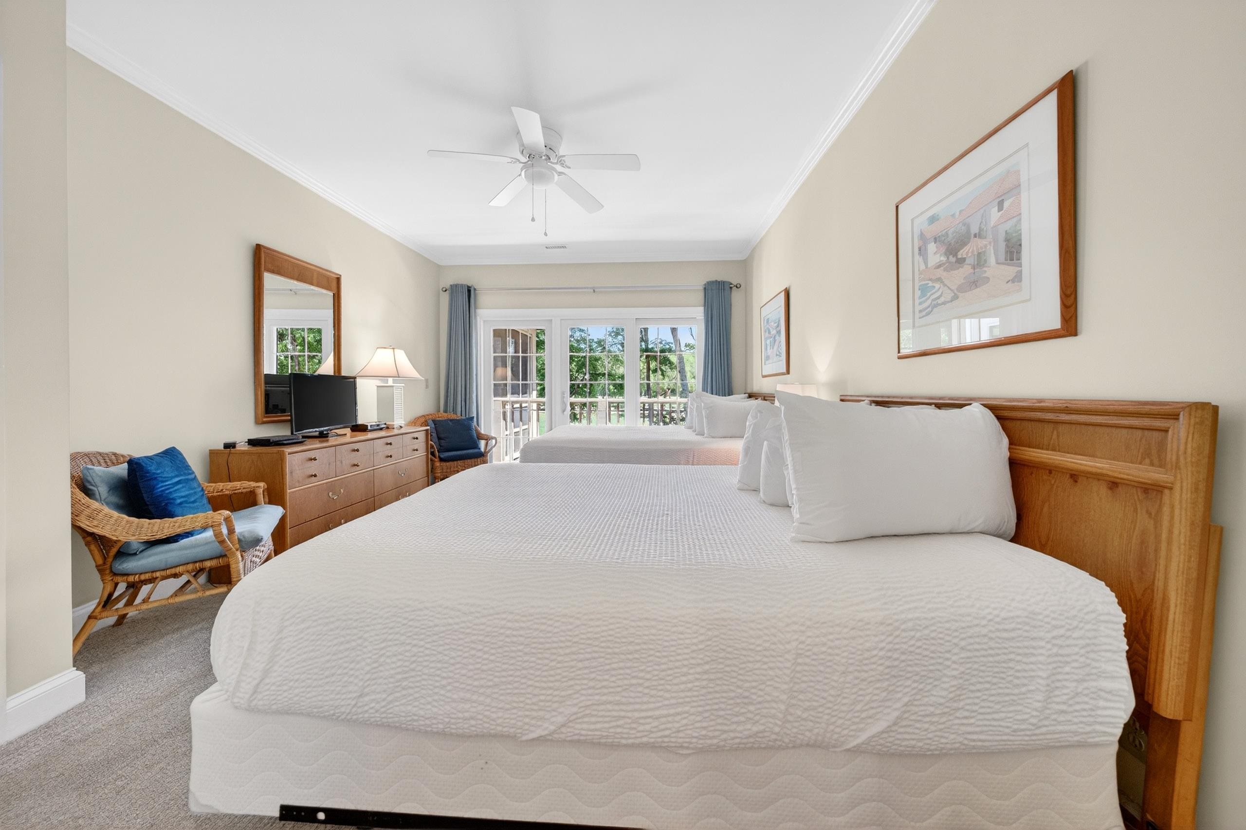 273-3 Golden Bear Dr. Unit: 3