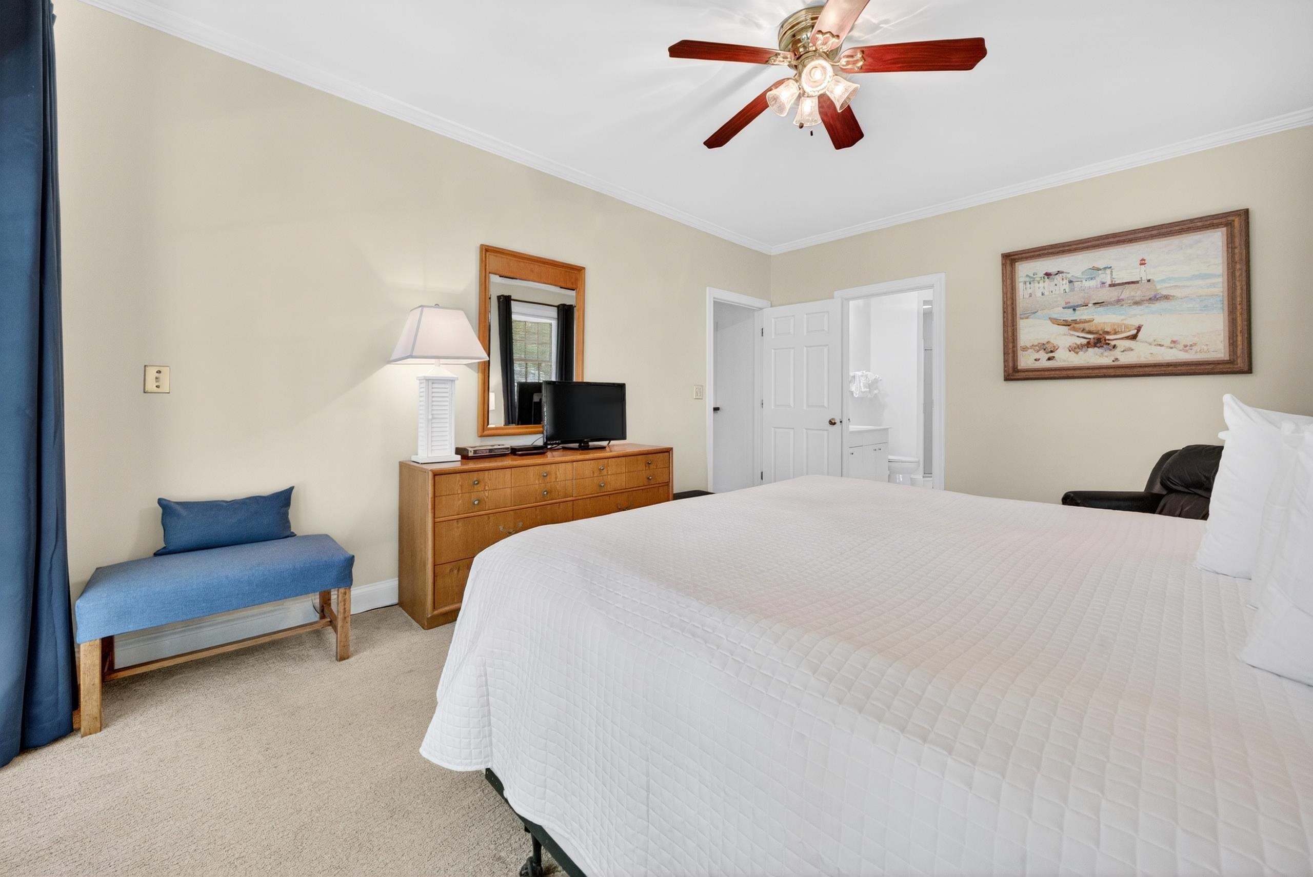 273-3 Golden Bear Dr. Unit: 3