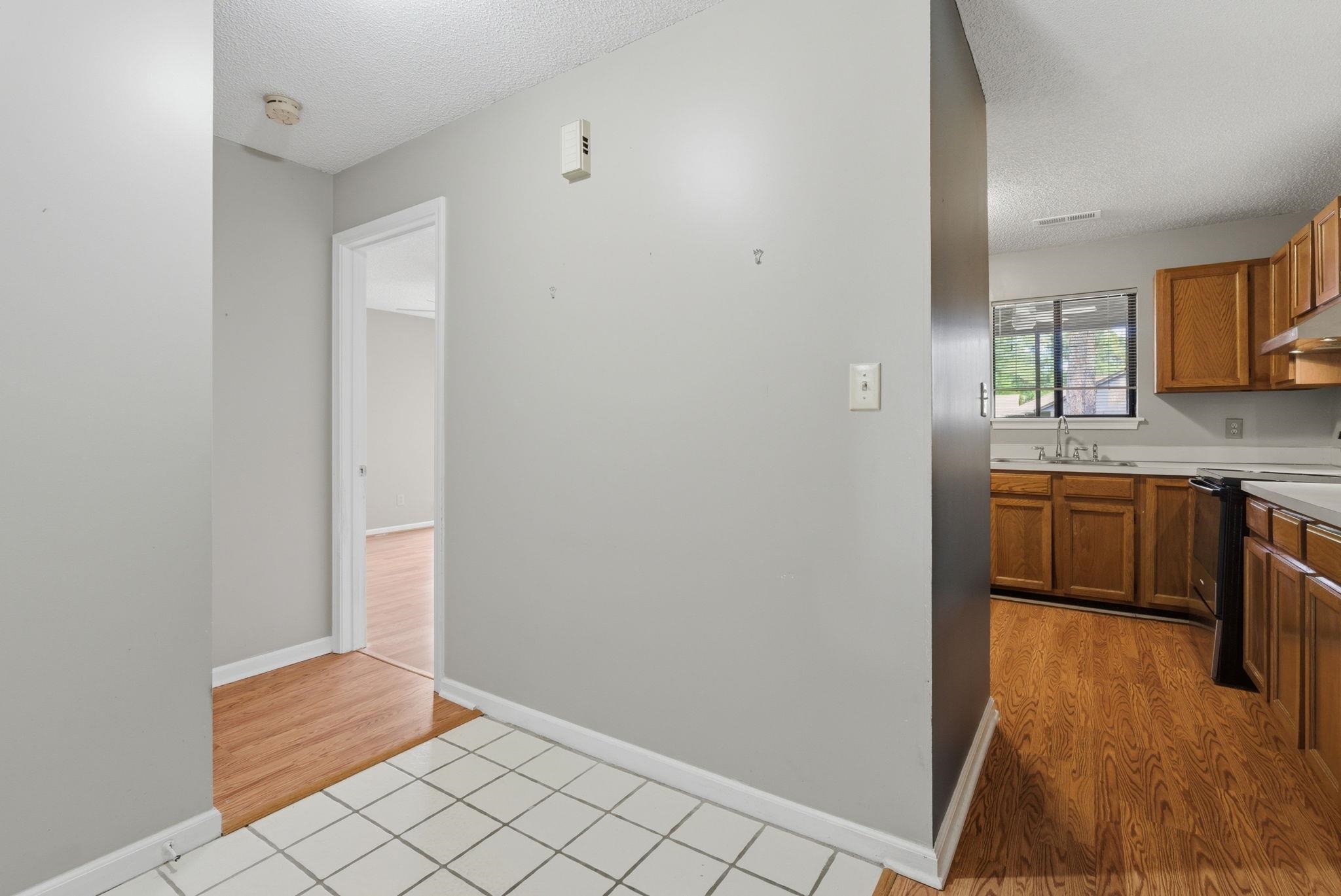 1005 Indian Wells Ct. Unit: 1005