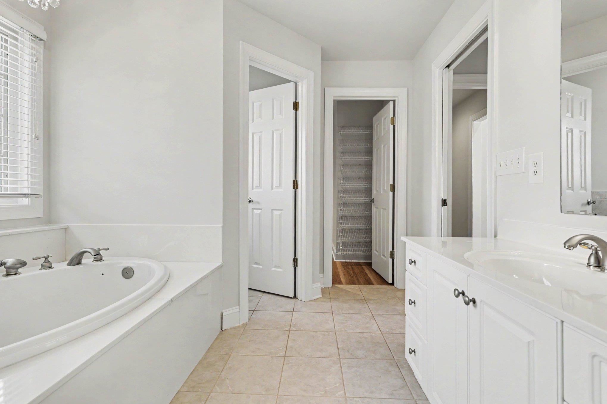 3673 Kingsley Dr.