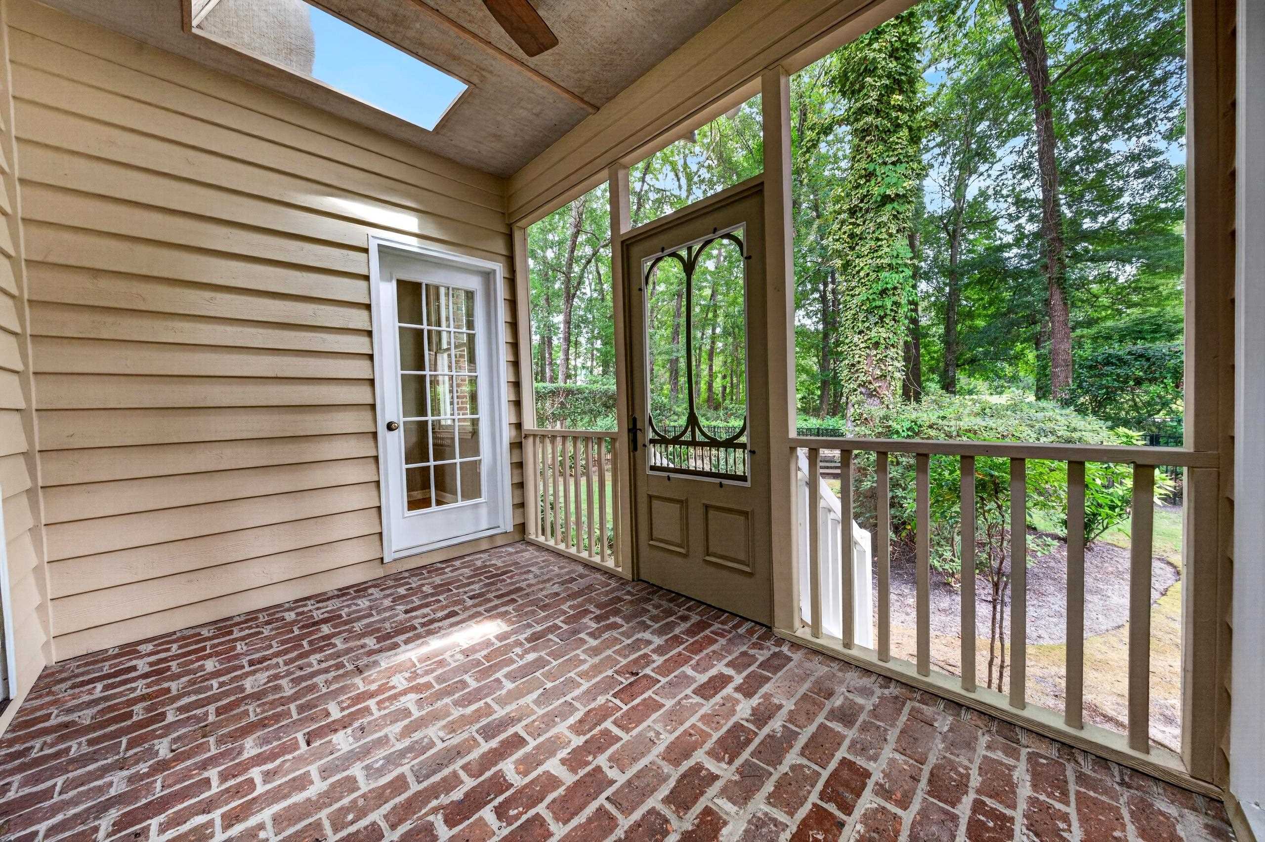 41 Redwing Ct.