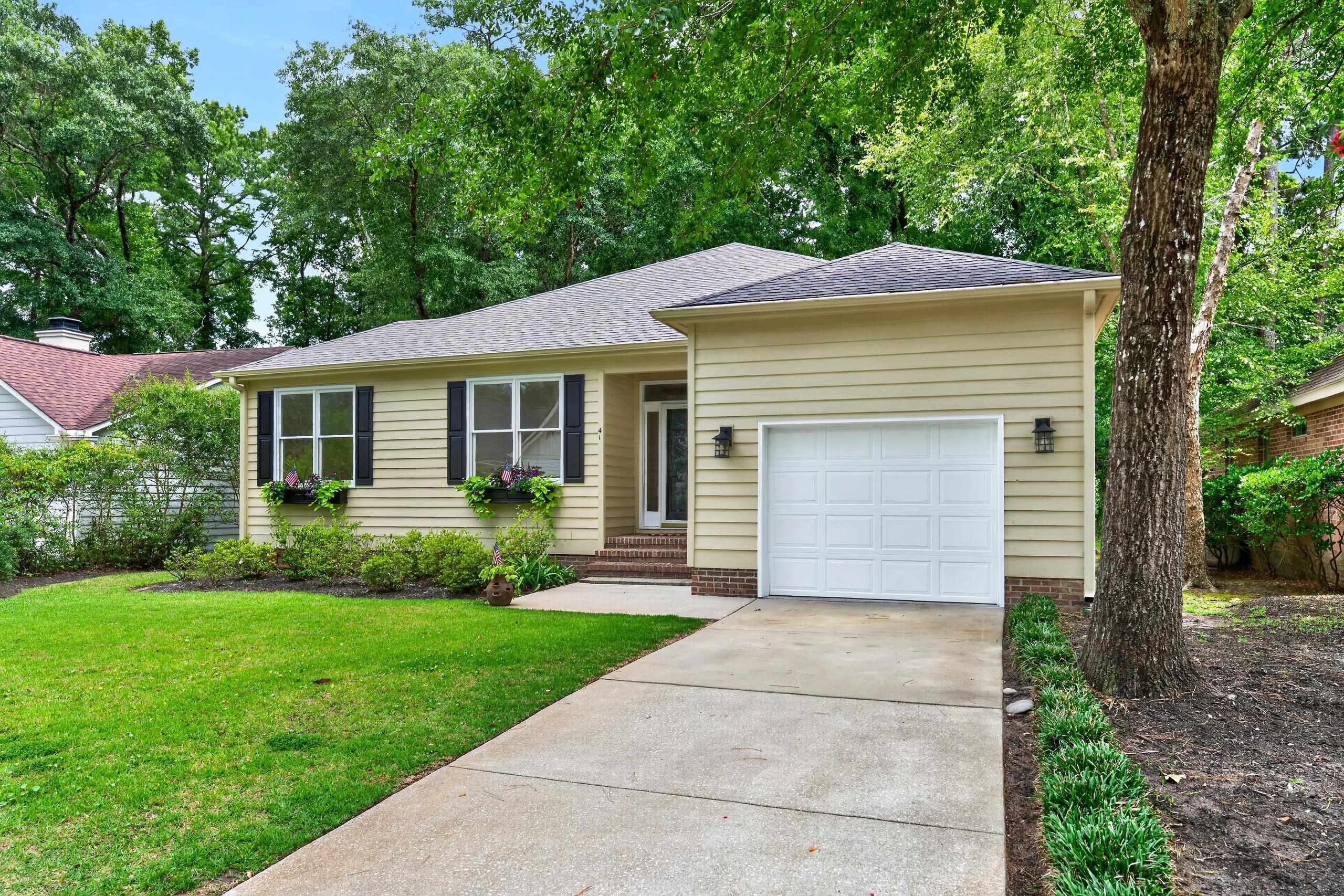 41 Redwing Ct.