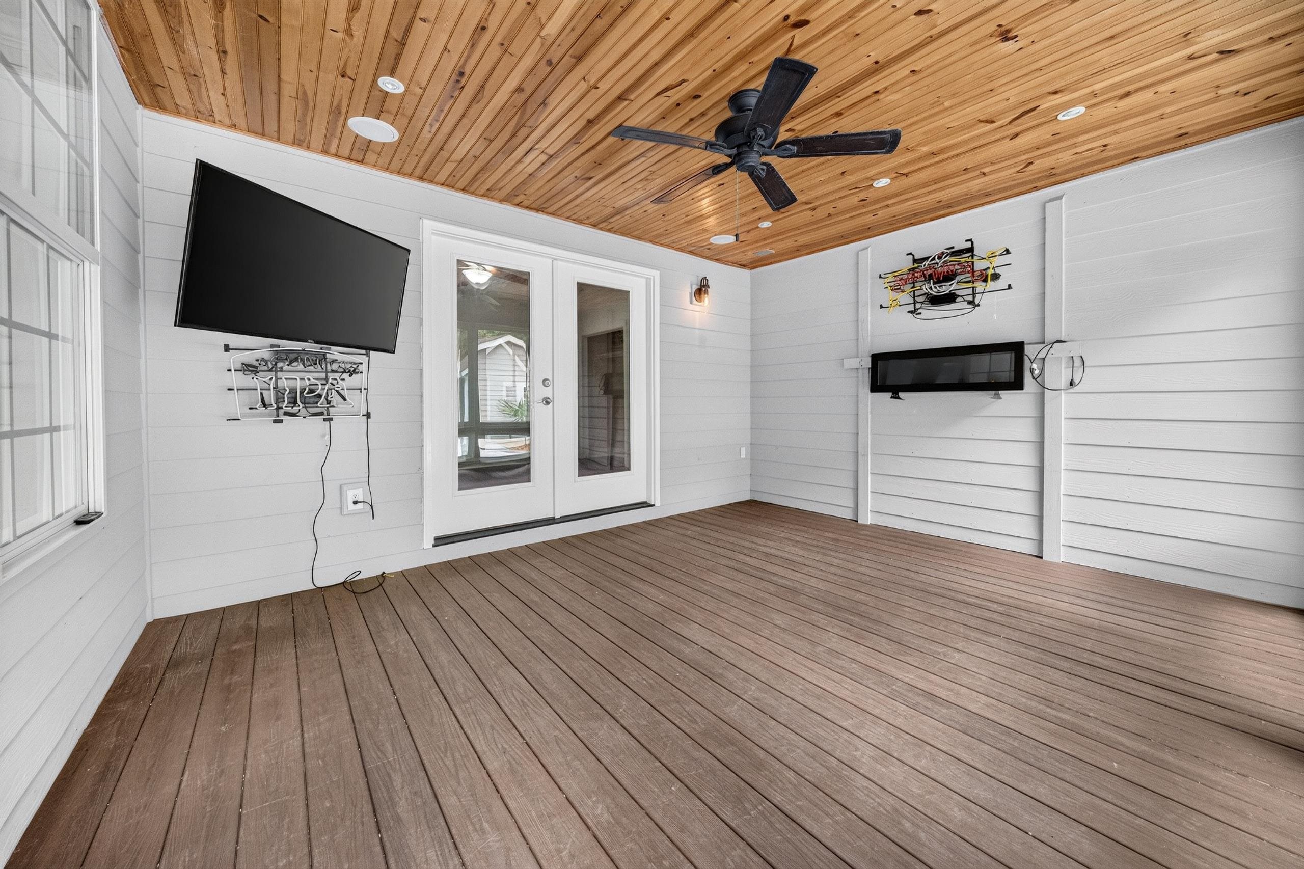 1220 Crooked Oak Dr.