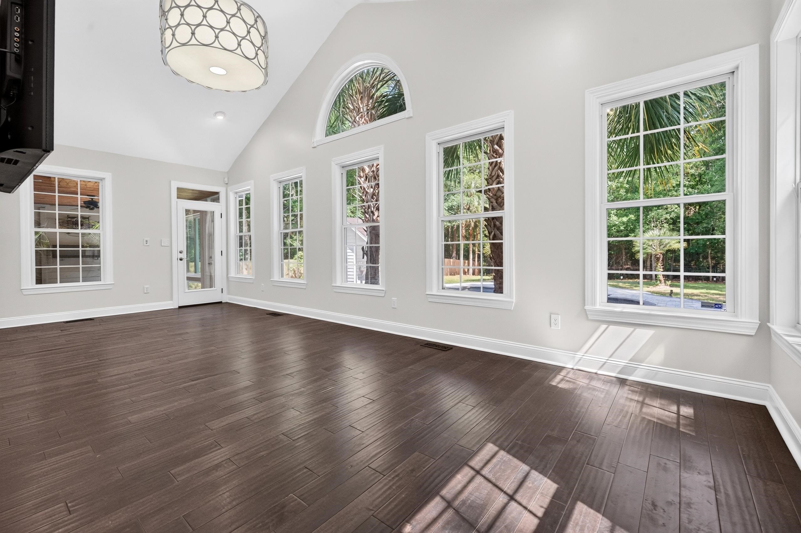 1220 Crooked Oak Dr.