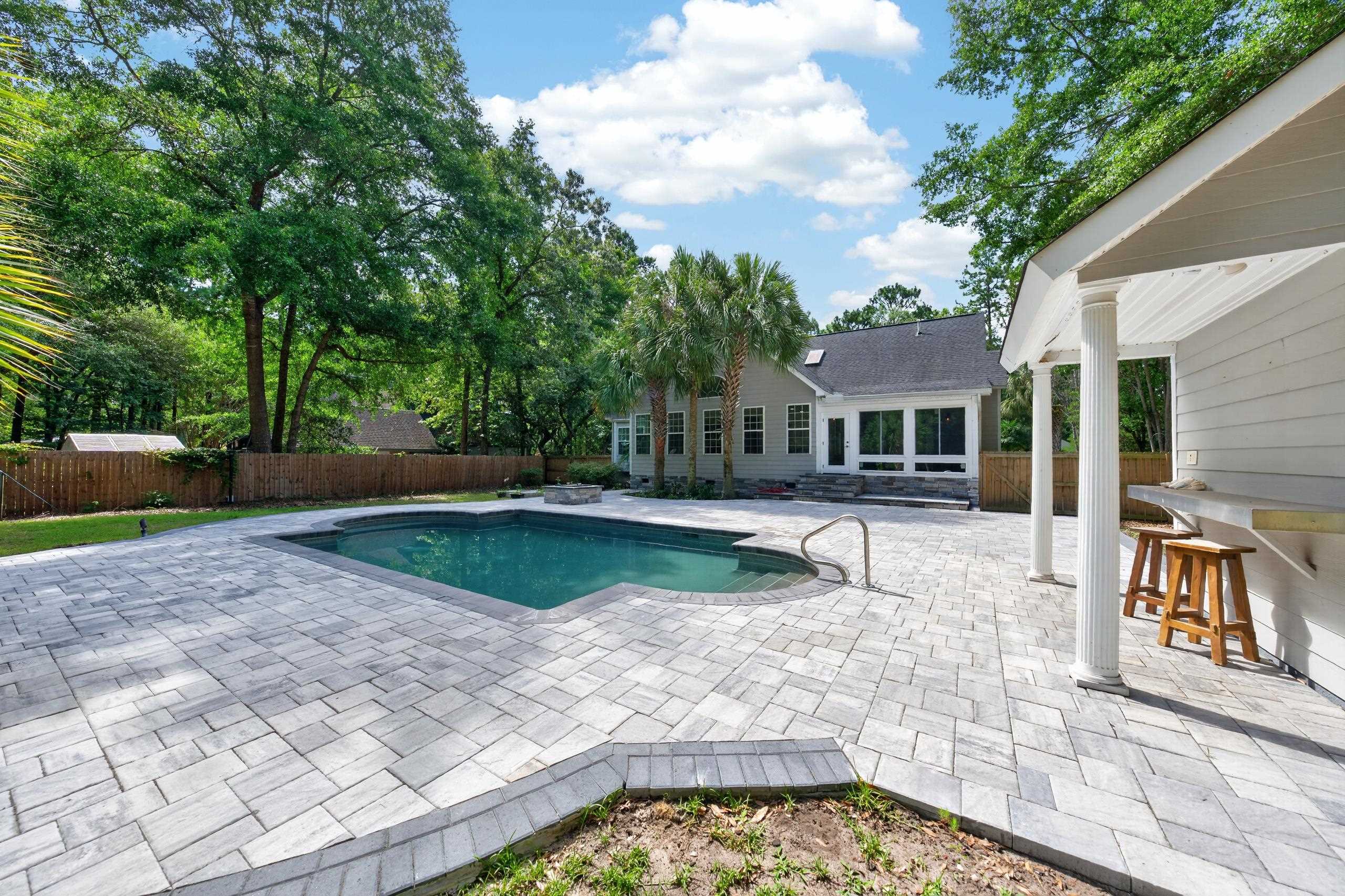 1220 Crooked Oak Dr.