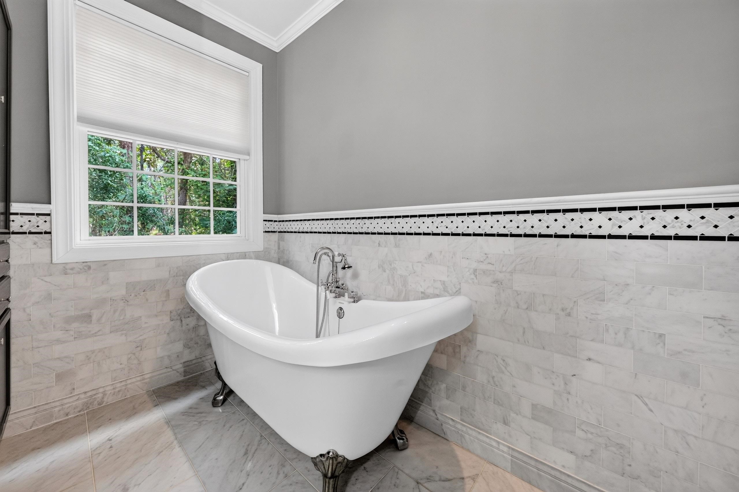 1220 Crooked Oak Dr.