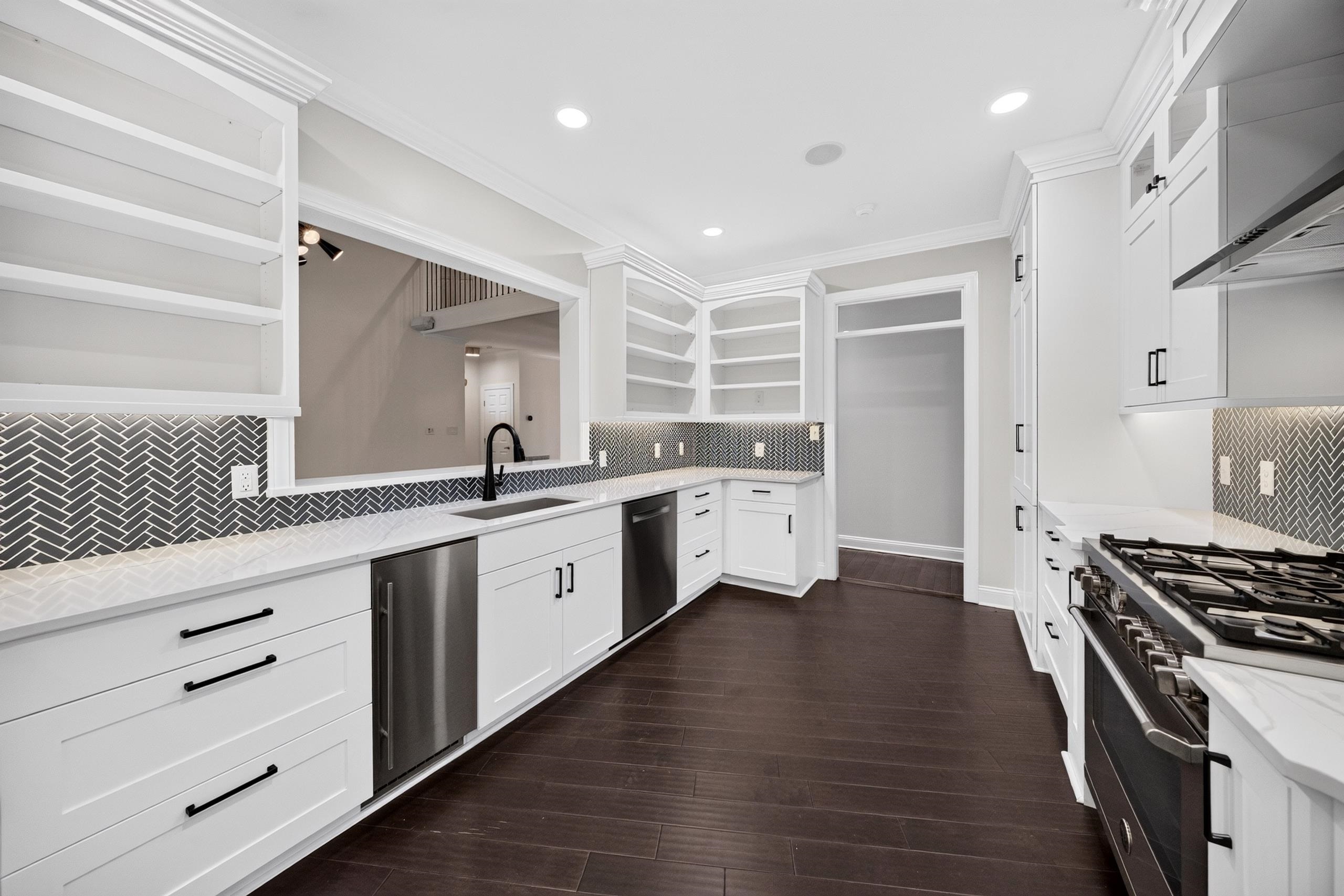 1220 Crooked Oak Dr.