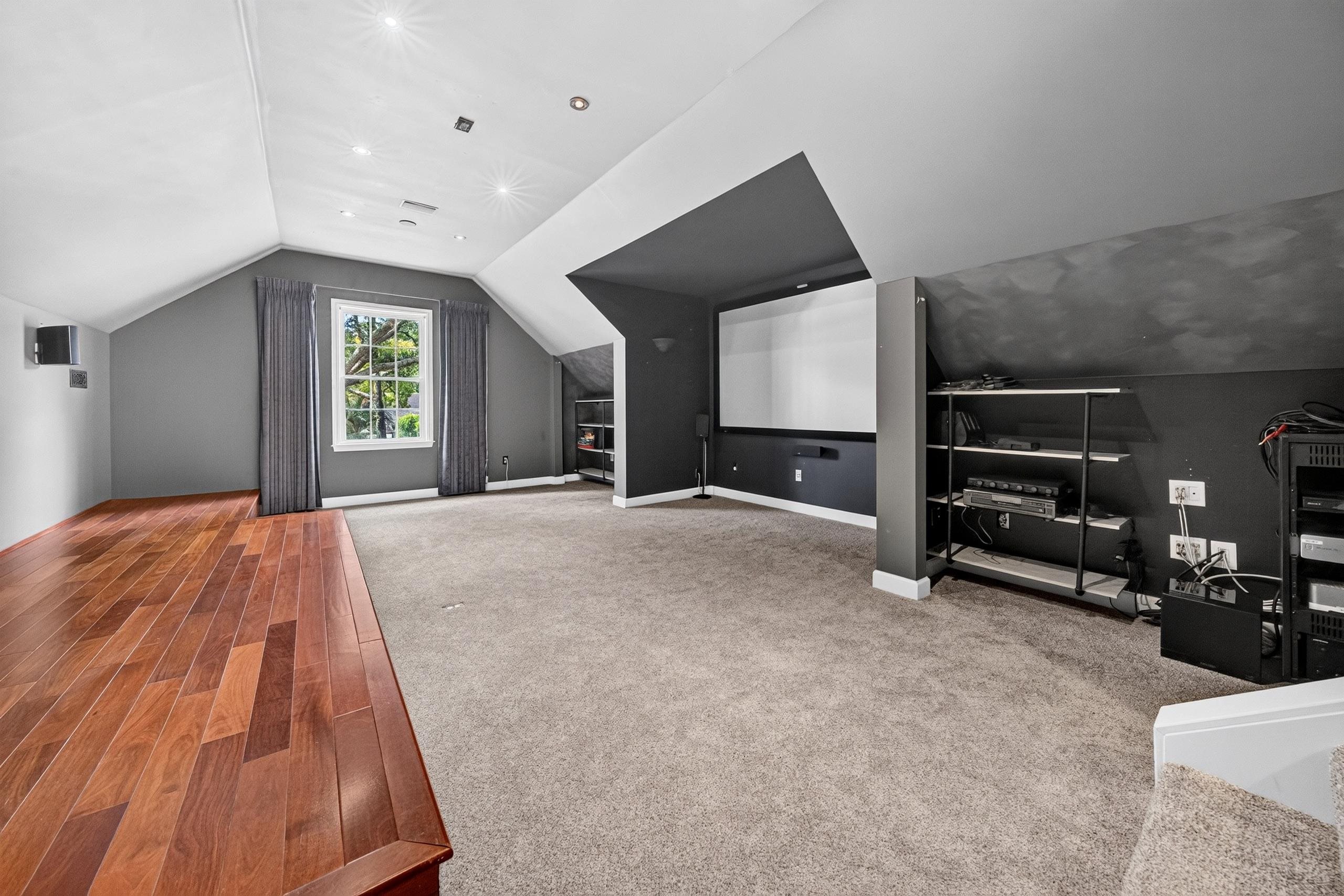 1220 Crooked Oak Dr.