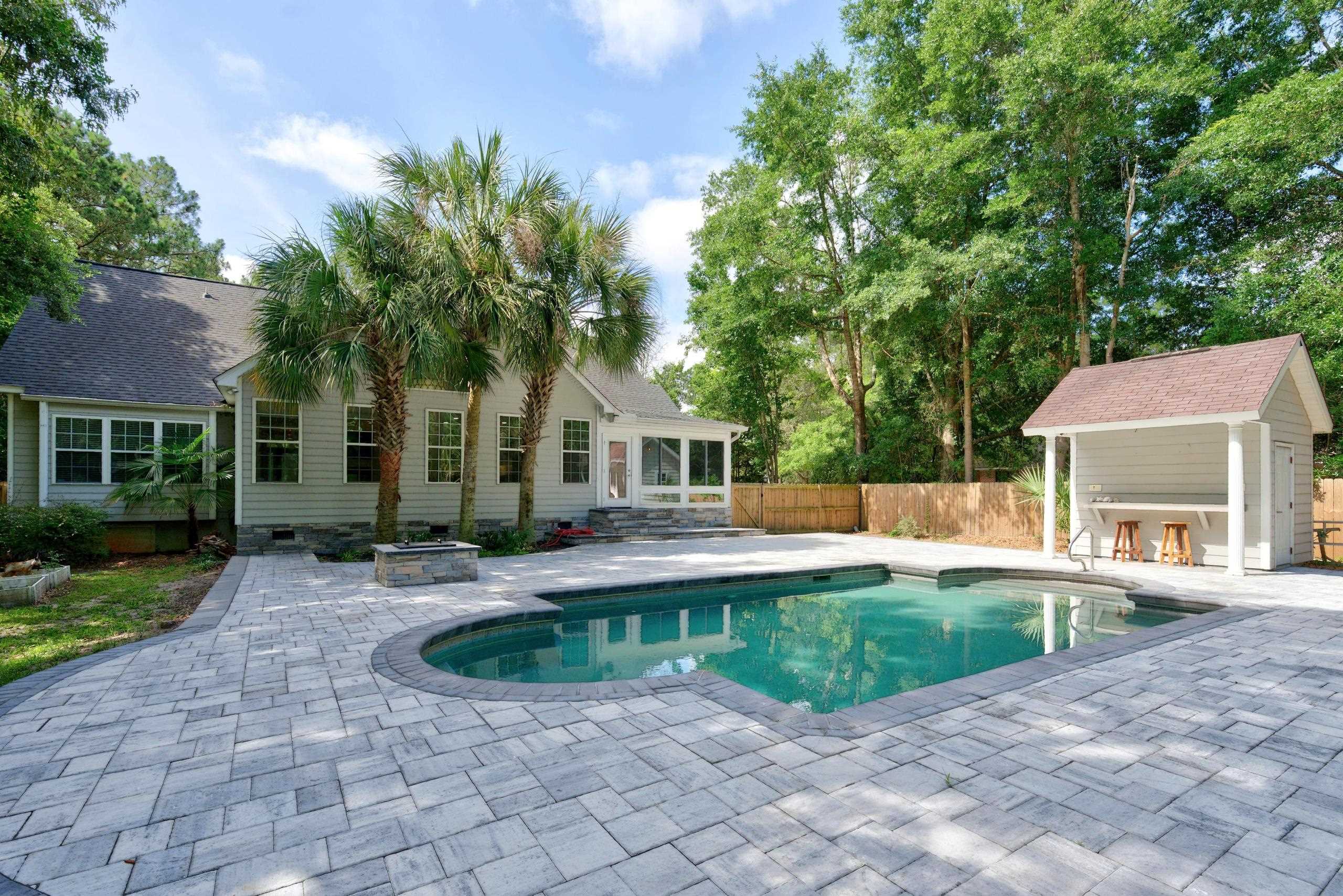 1220 Crooked Oak Dr.