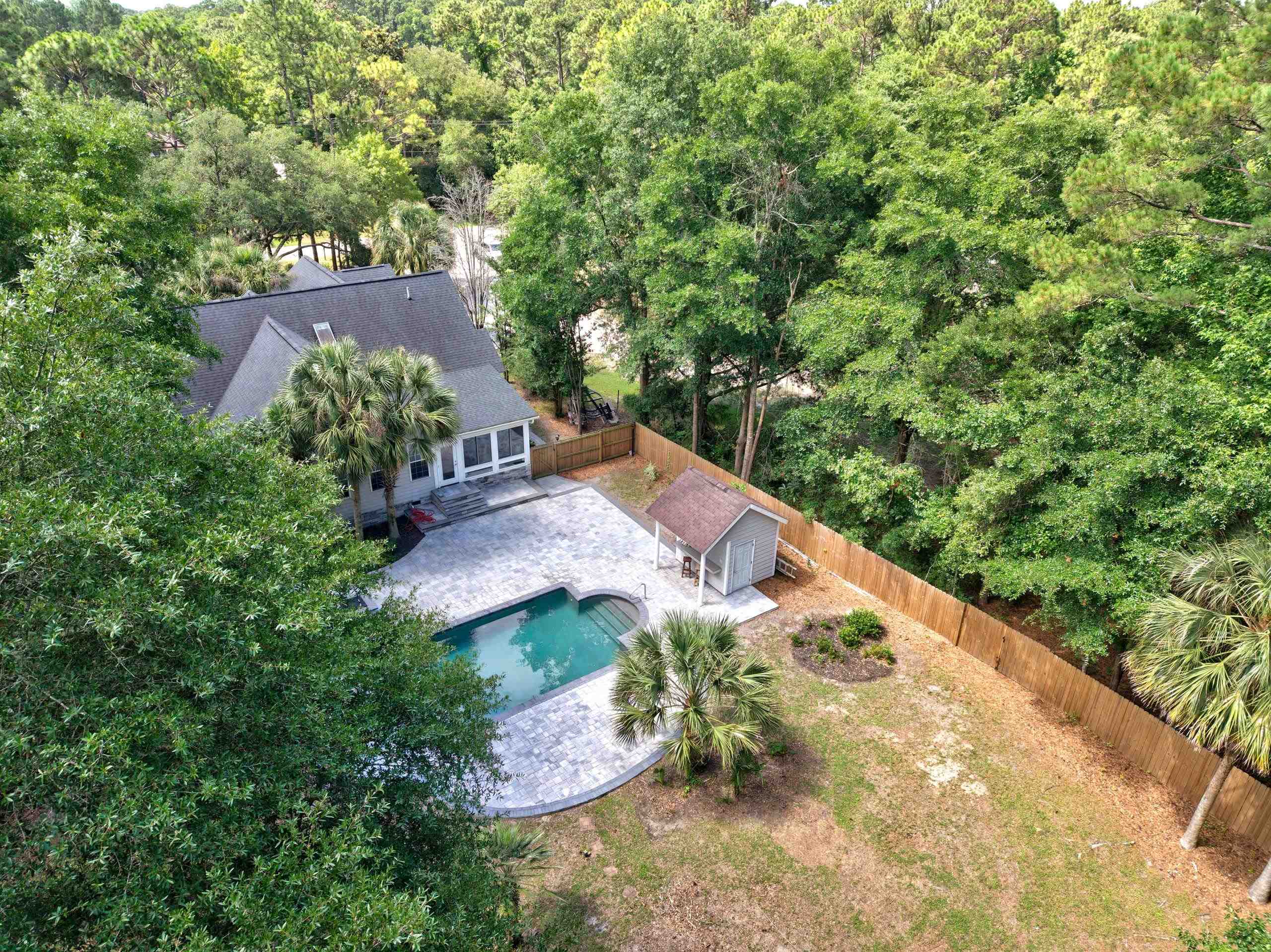 1220 Crooked Oak Dr.