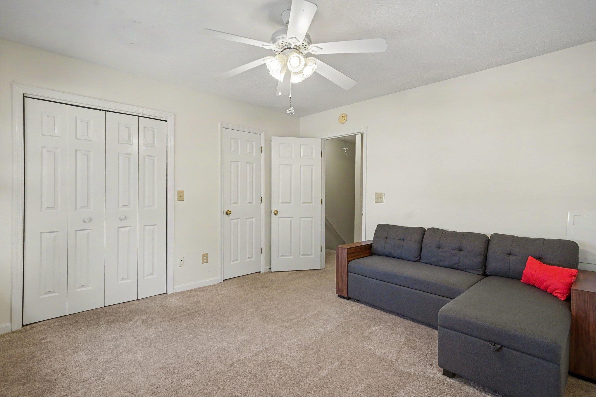 100 Ye Olde Kings Hwy. Unit: F