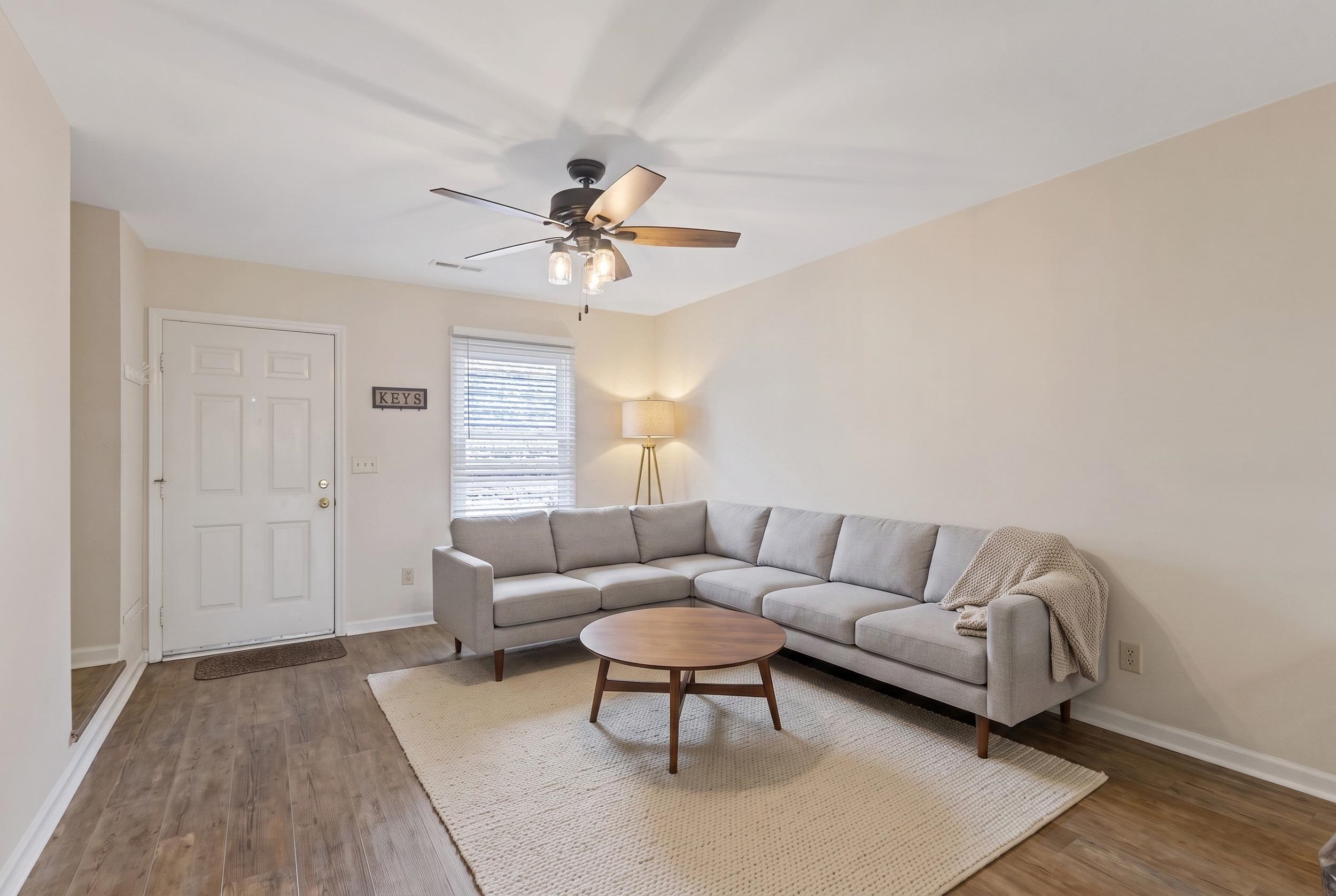 100 Ye Olde Kings Hwy. Unit: F