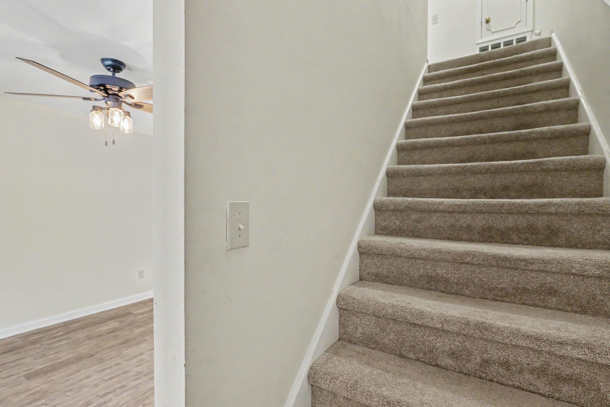 100 Ye Olde Kings Hwy. Unit: F