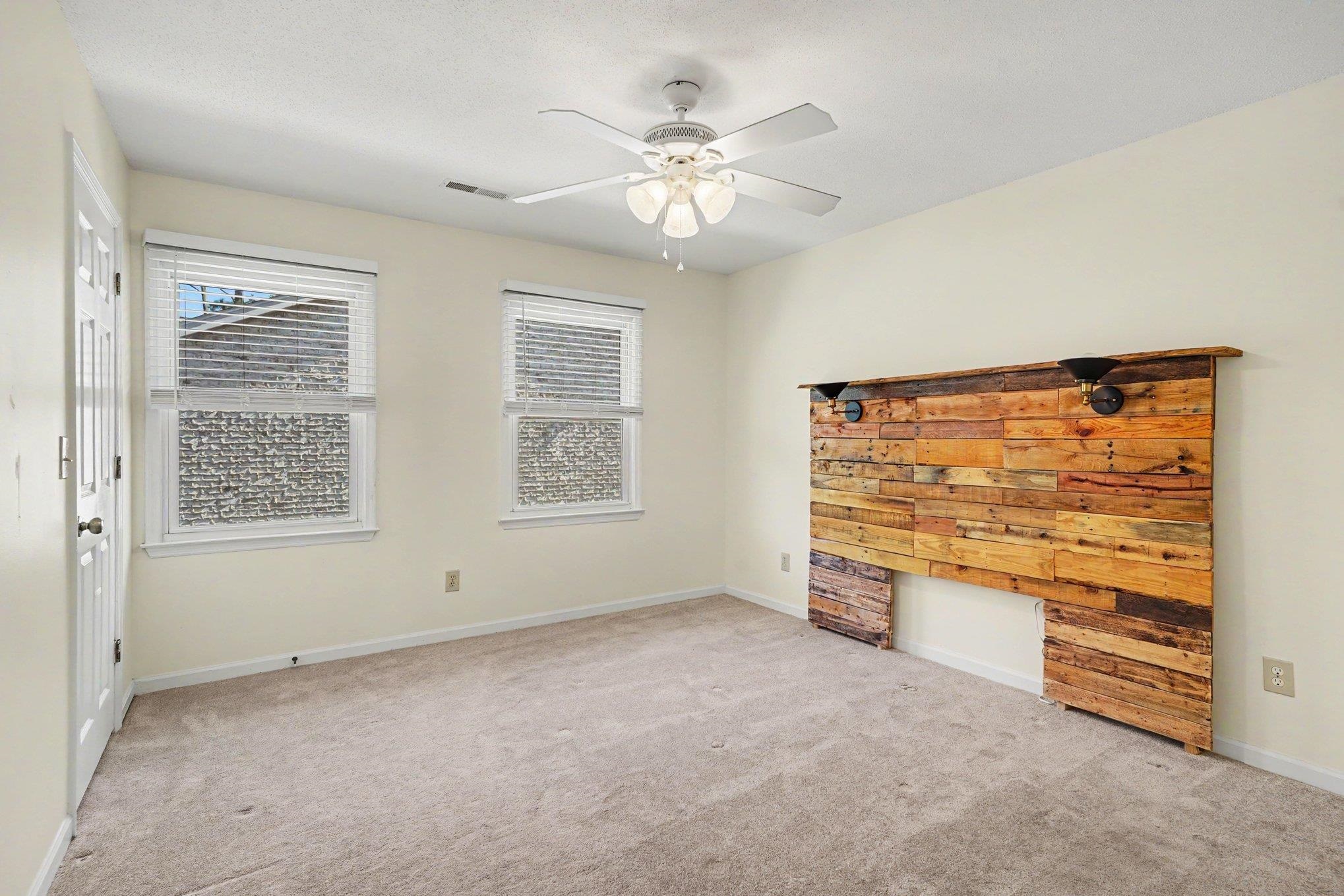 100 Ye Olde Kings Hwy. Unit: F