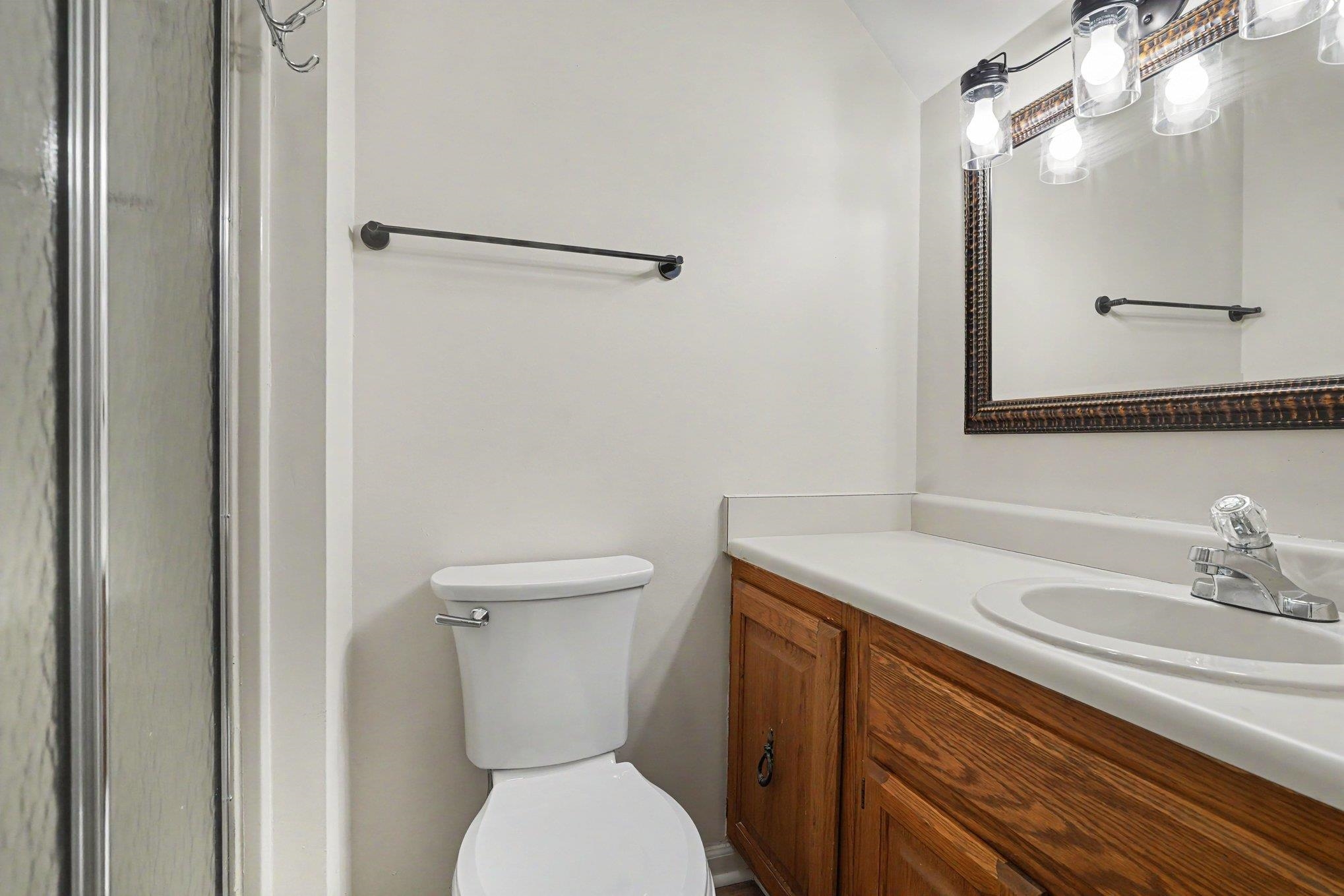 100 Ye Olde Kings Hwy. Unit: F