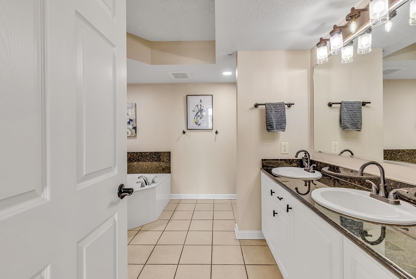 2151 Bridge View Ct. Unit: 2-202