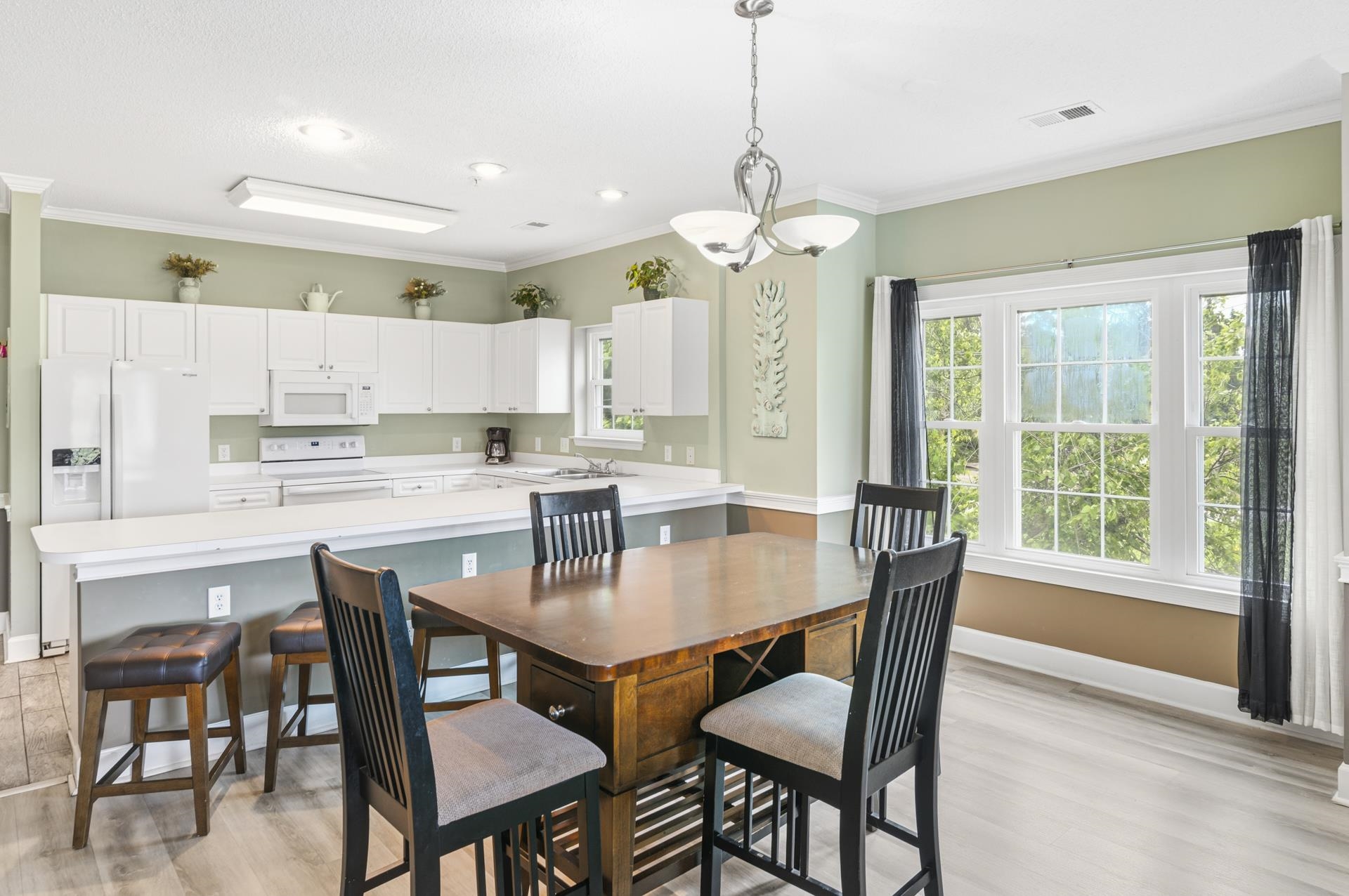 4827 Orchid Way Unit: 201