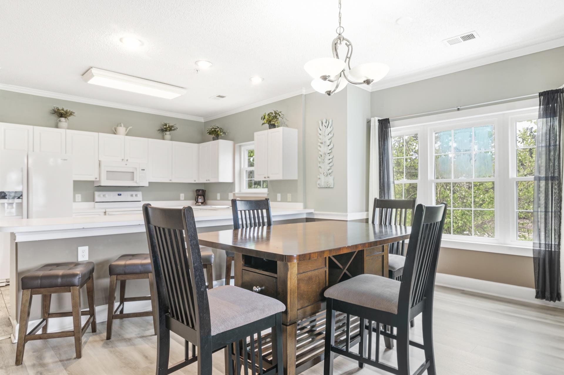 4827 Orchid Way Unit: 201