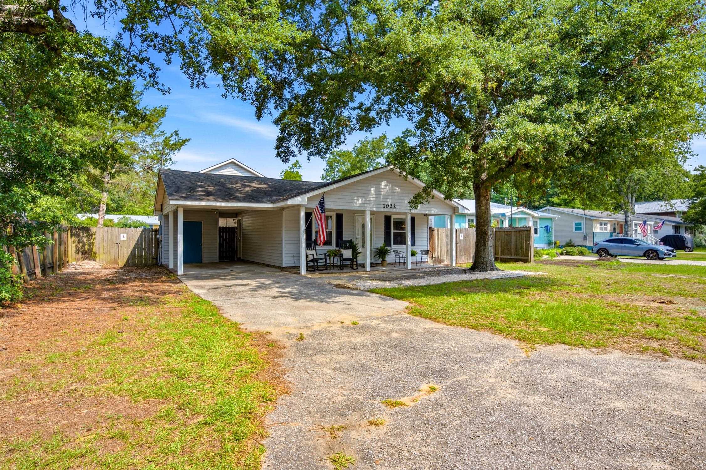 1022 S Hollywood Dr.