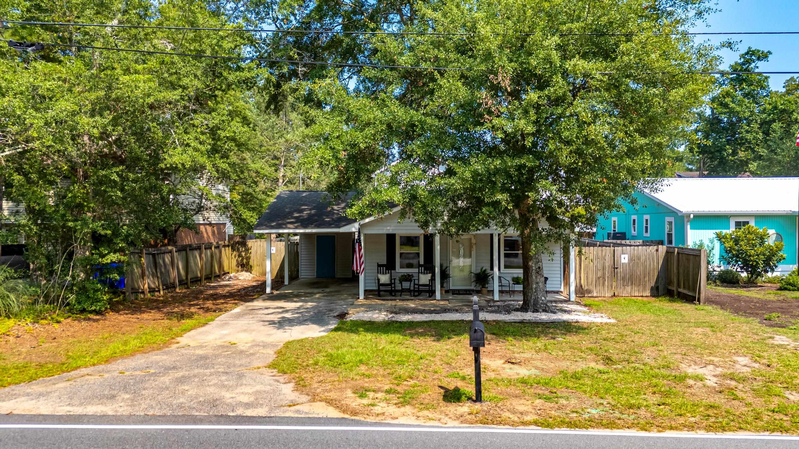 1022 S Hollywood Dr.