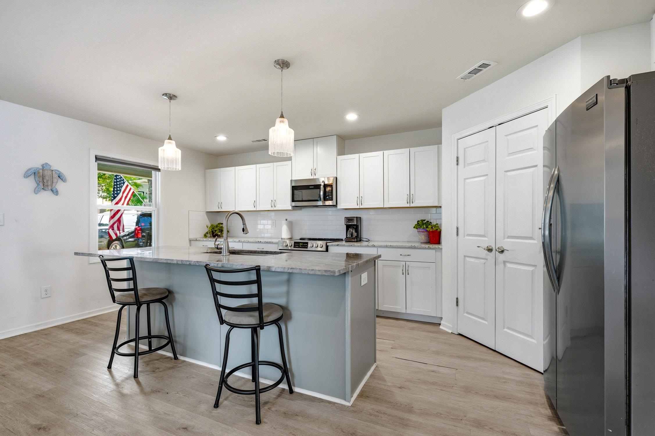 1022 S Hollywood Dr.