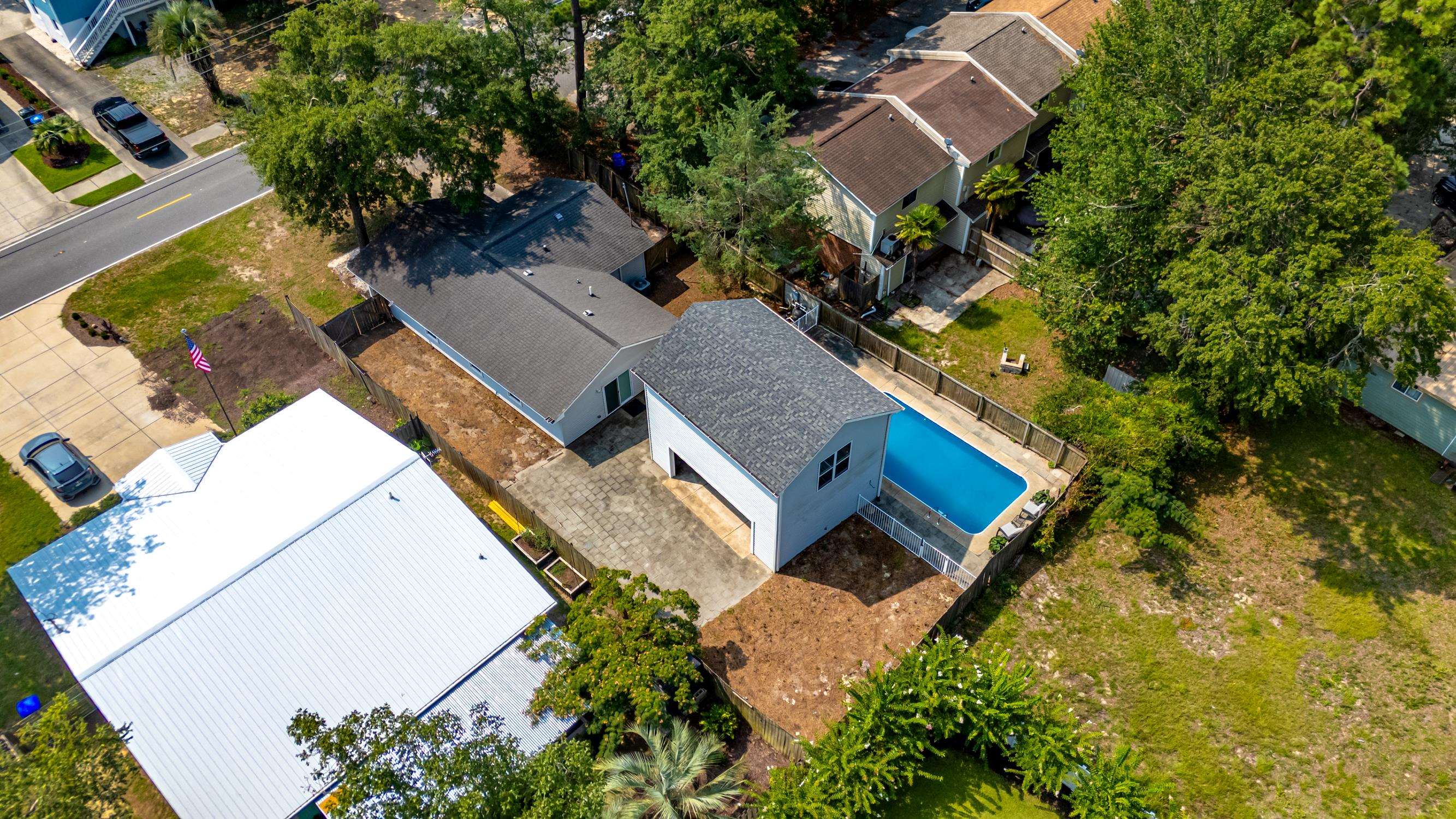 1022 S Hollywood Dr.