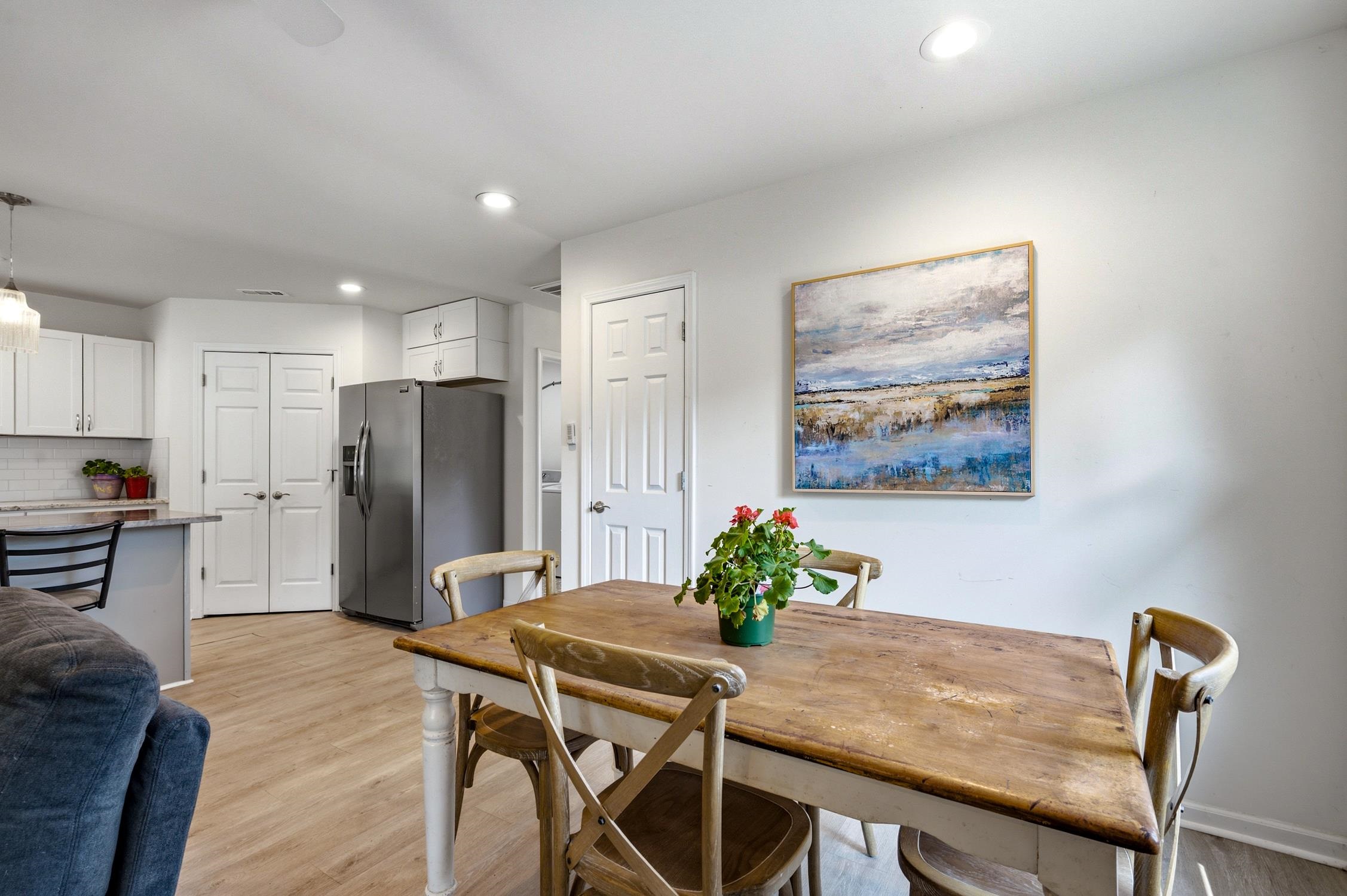 1022 S Hollywood Dr.