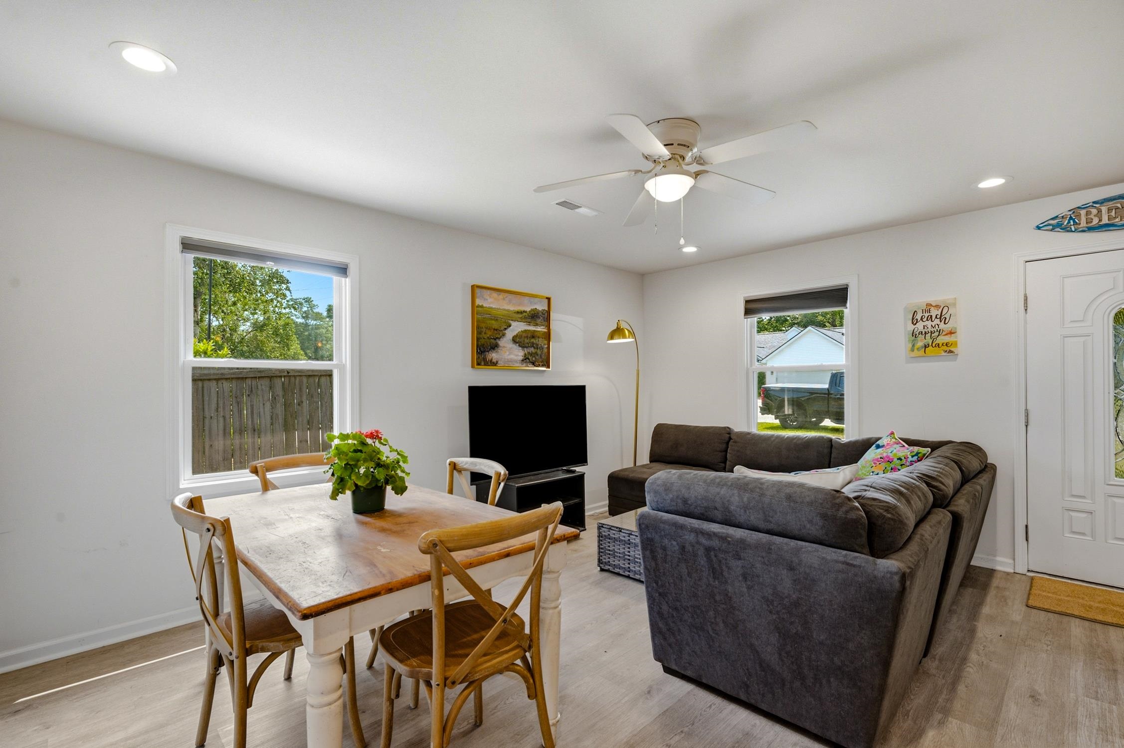 1022 S Hollywood Dr.