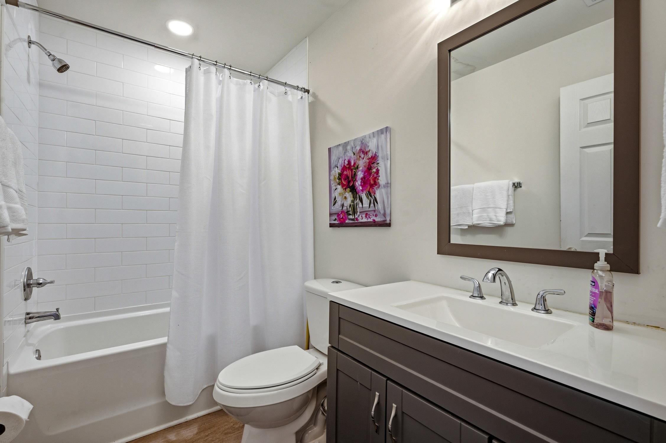 1022 S Hollywood Dr.