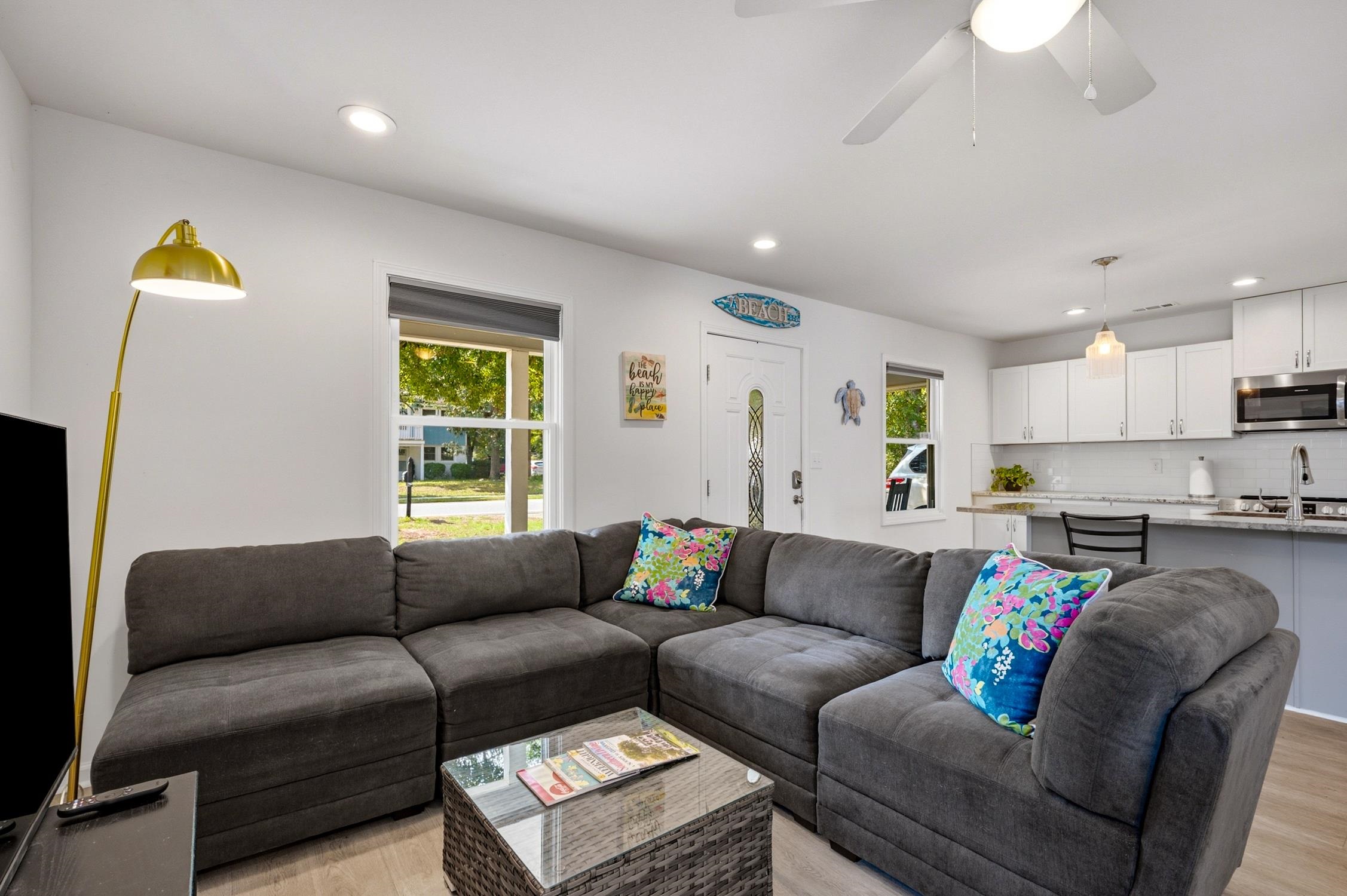 1022 S Hollywood Dr.