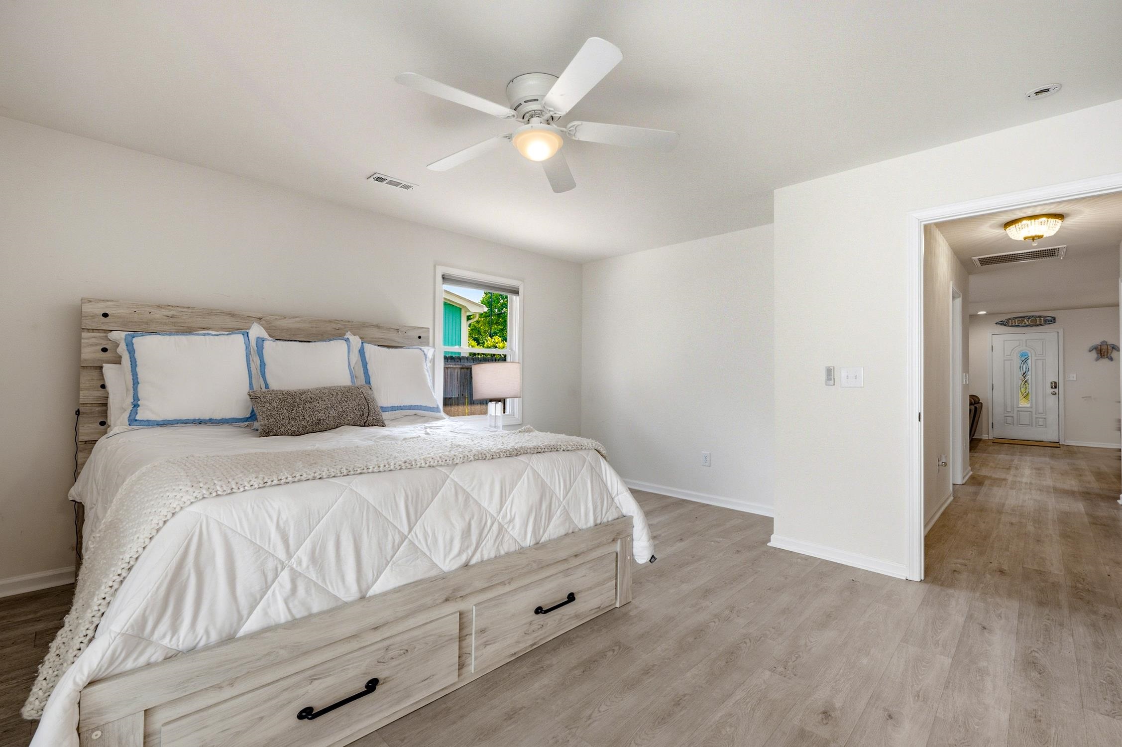 1022 S Hollywood Dr.