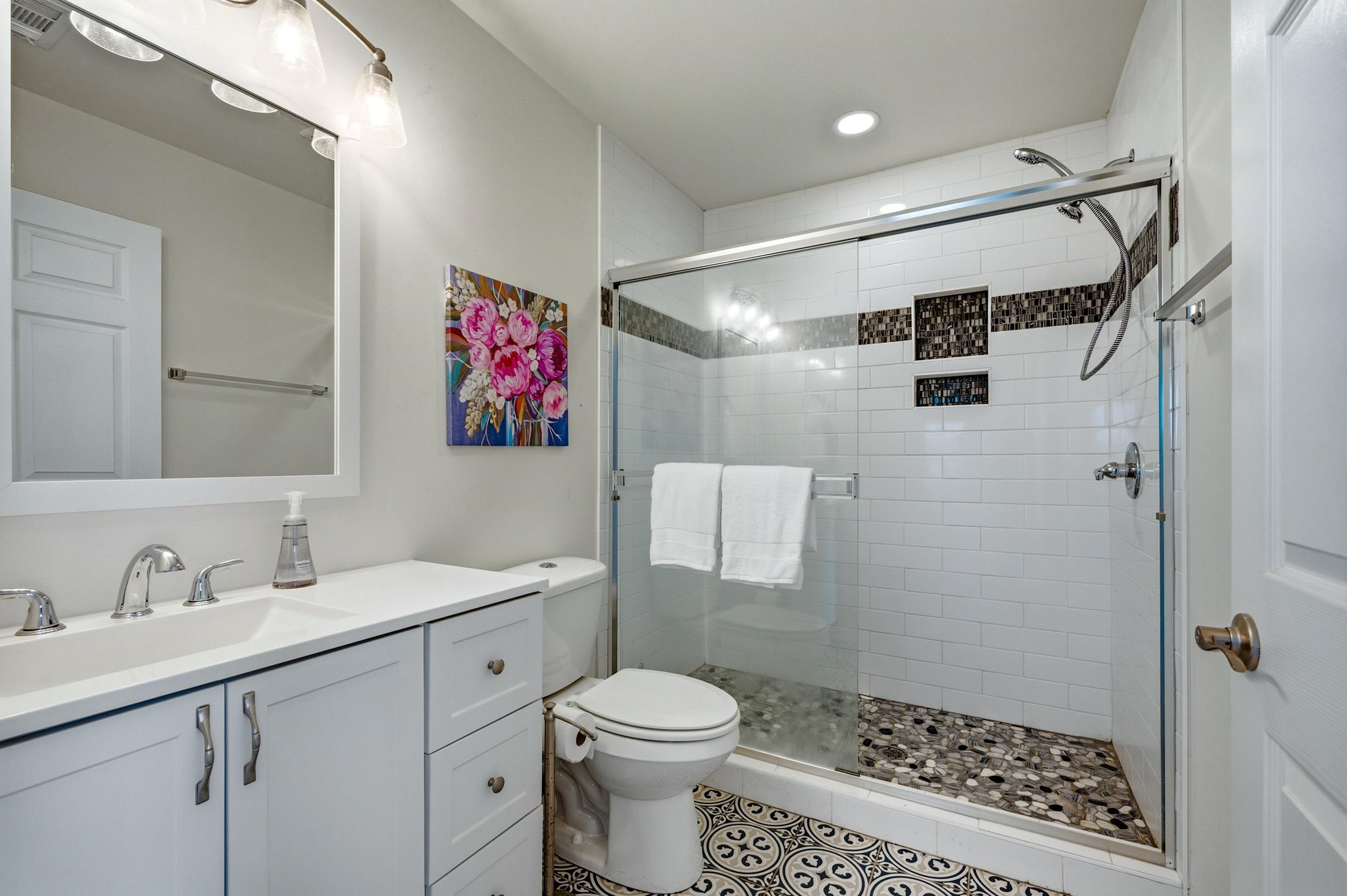 1022 S Hollywood Dr.
