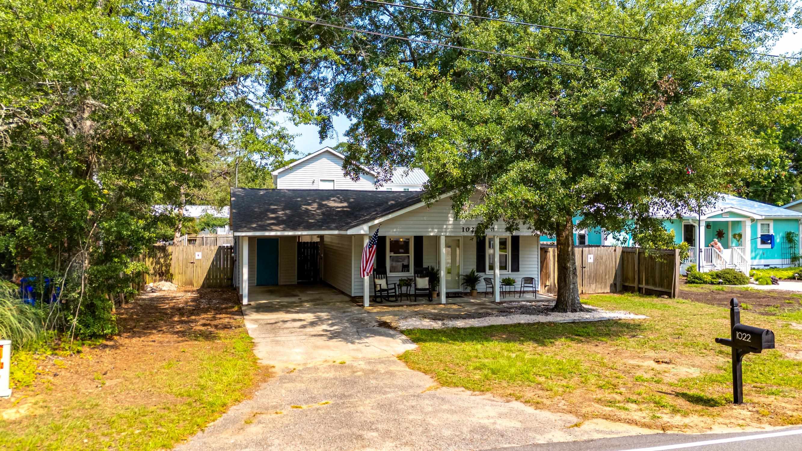 1022 S Hollywood Dr.