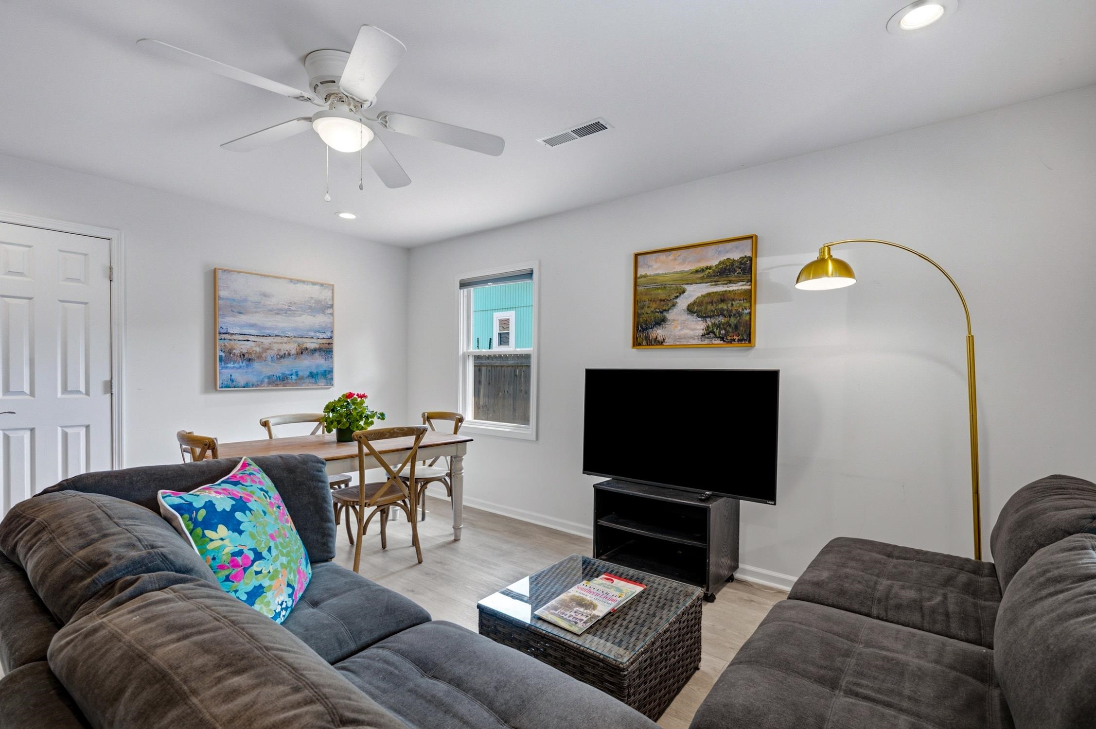 1022 S Hollywood Dr.