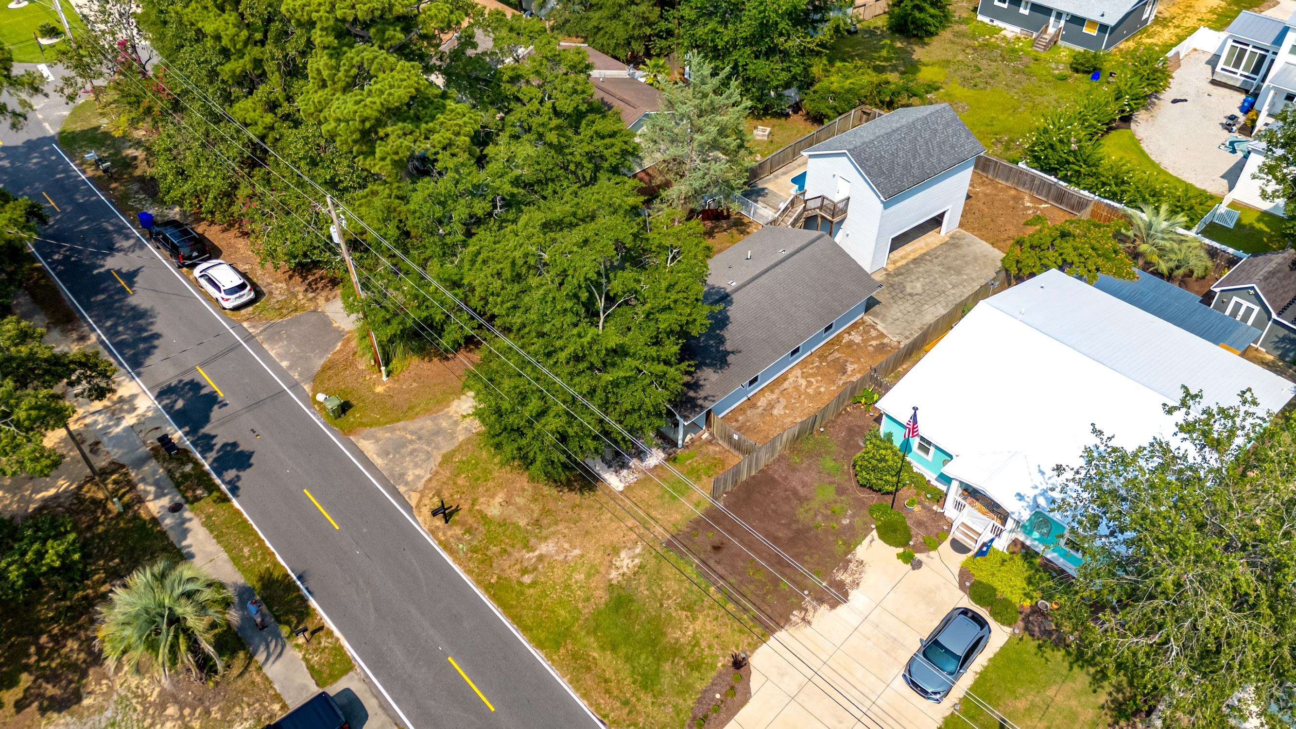 1022 S Hollywood Dr.
