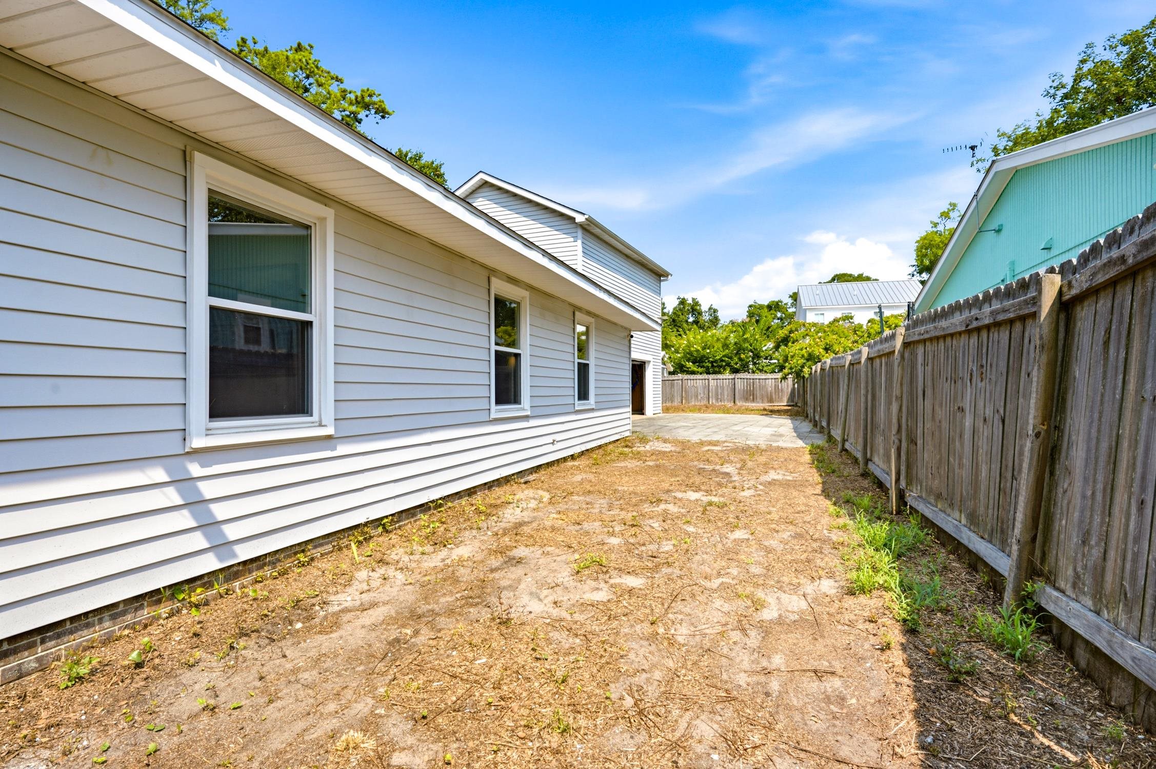 1022 S Hollywood Dr.