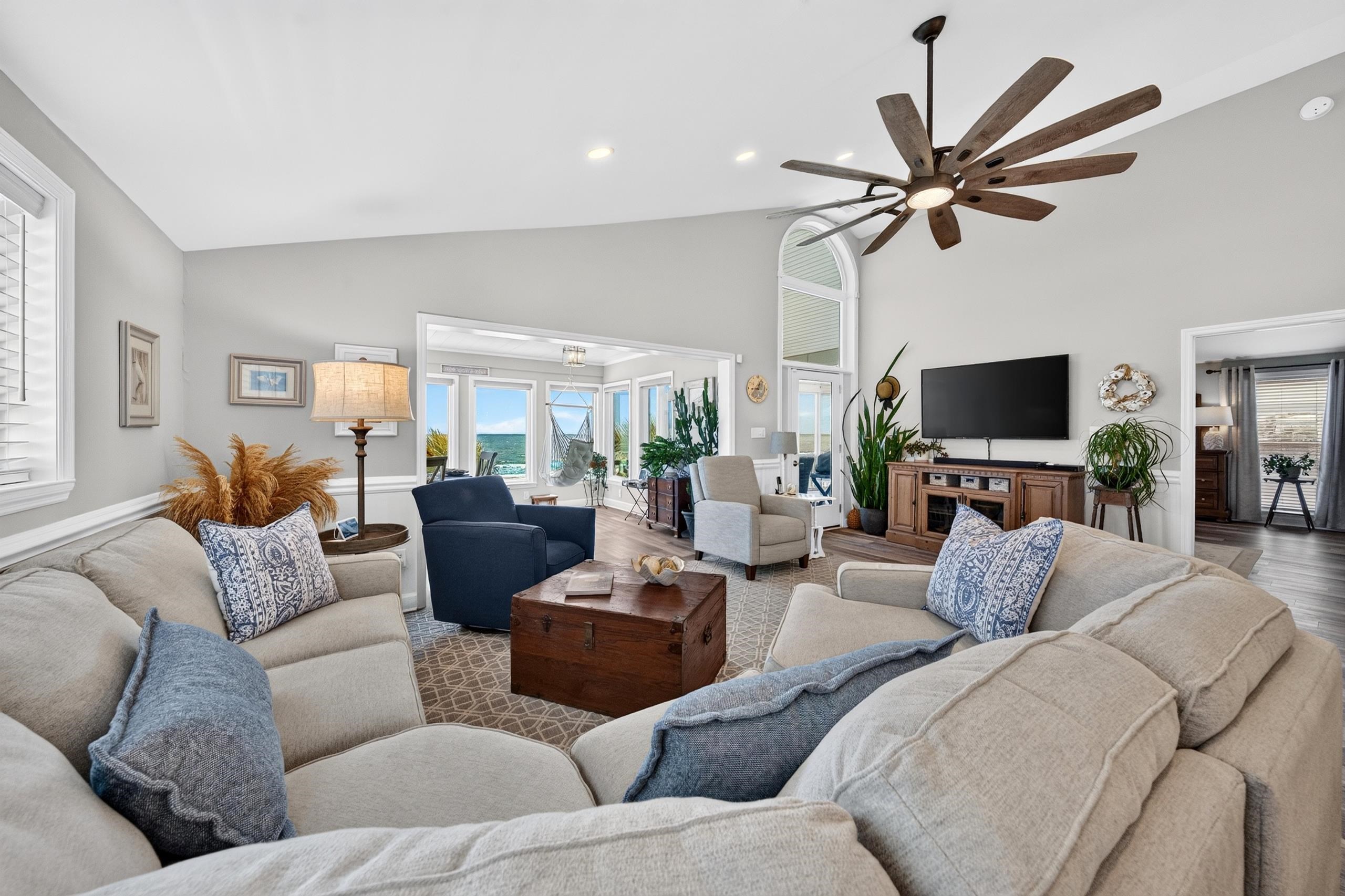 855 S Waccamaw Dr.
